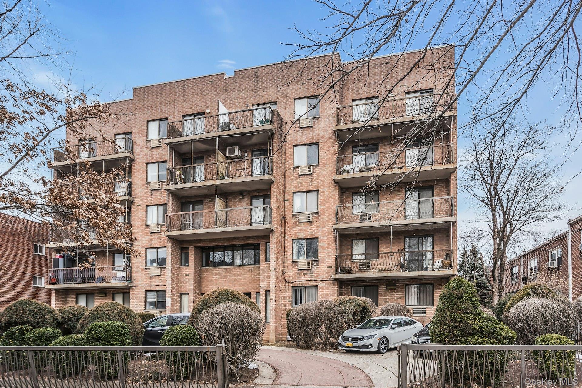147-45 Barclay Avenue, Unit 5B photo 2