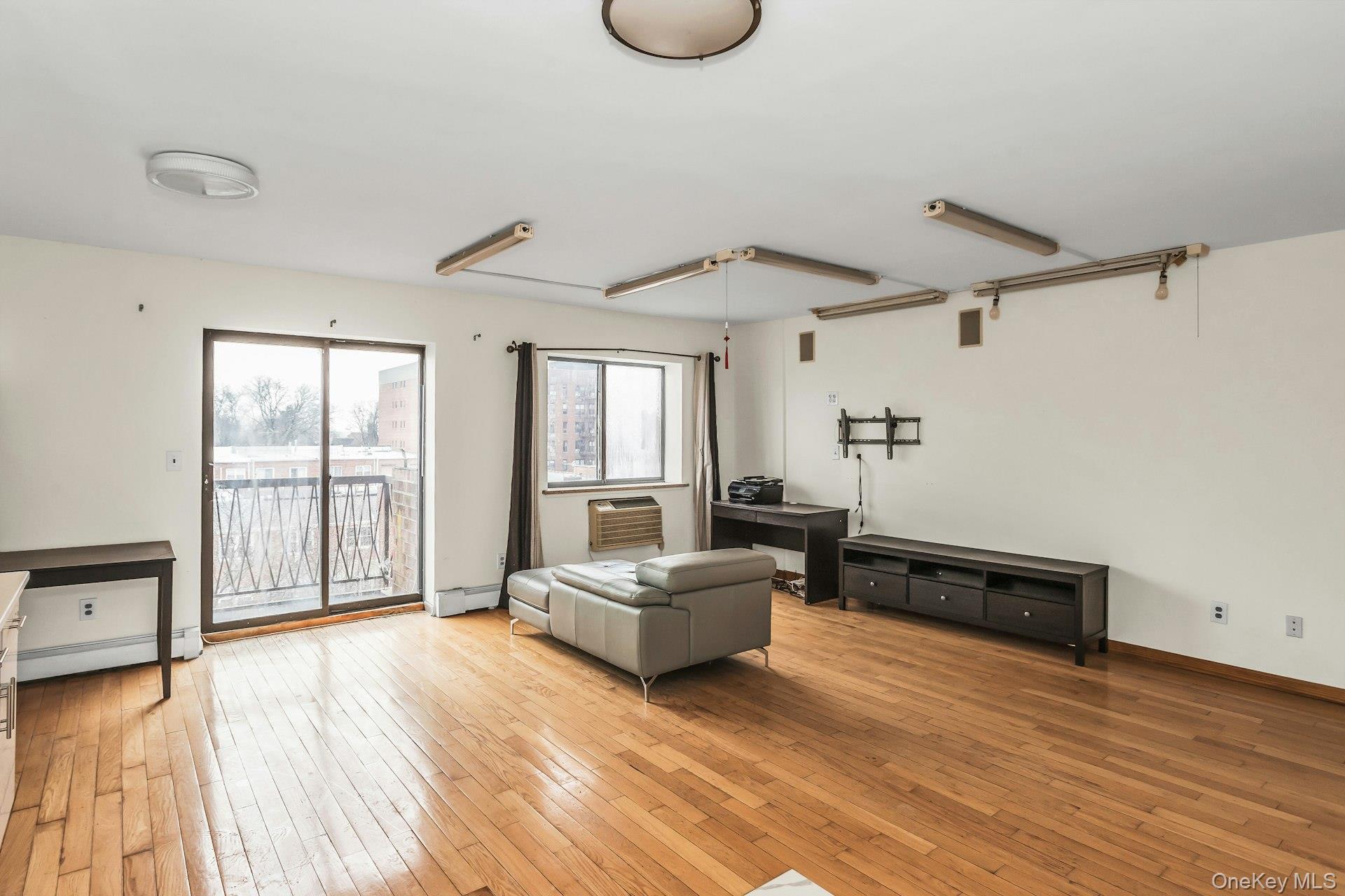 147-45 Barclay Avenue, Unit 5B photo 12