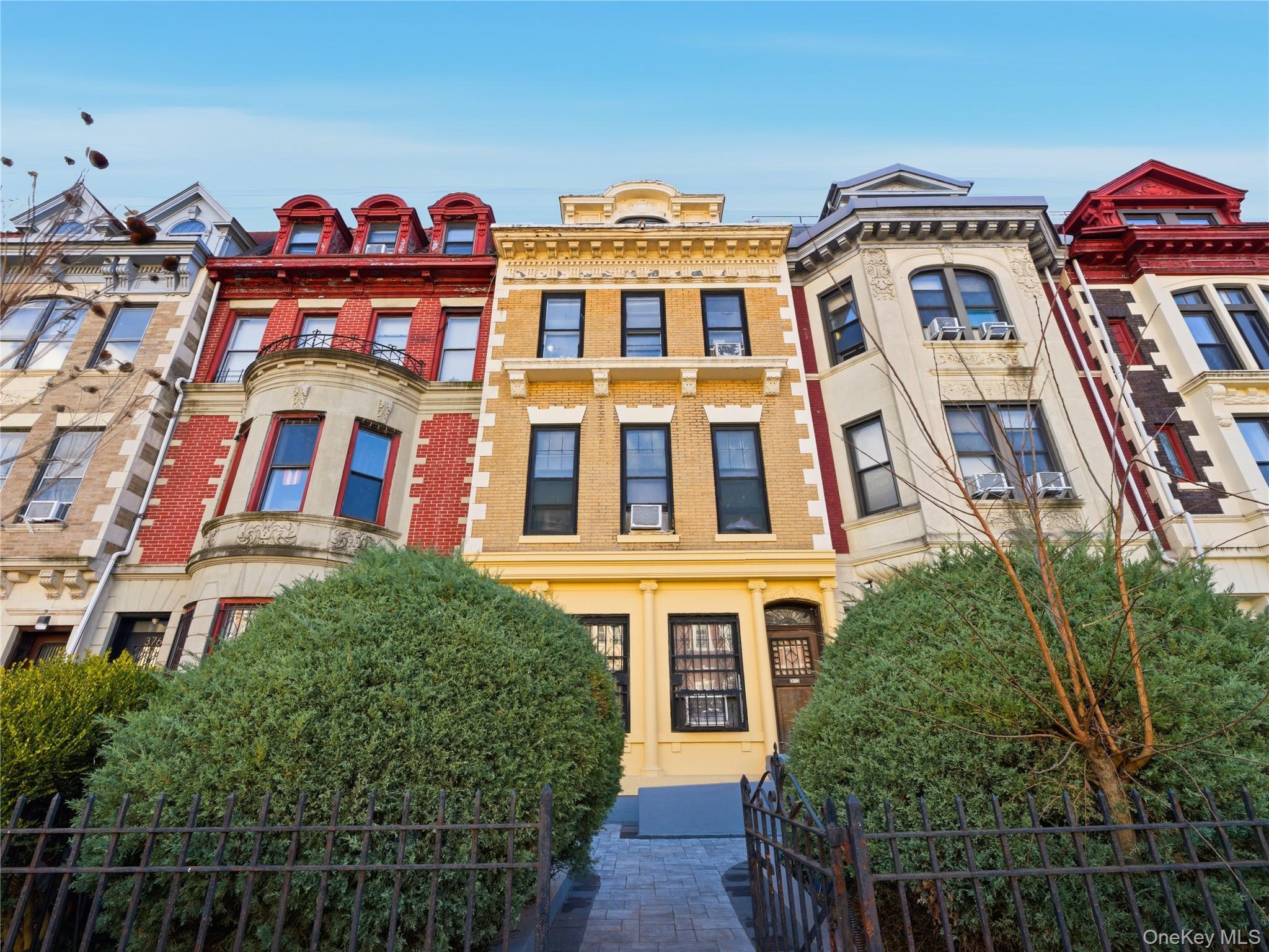 372 Parkside Avenue – For Sale photo 3