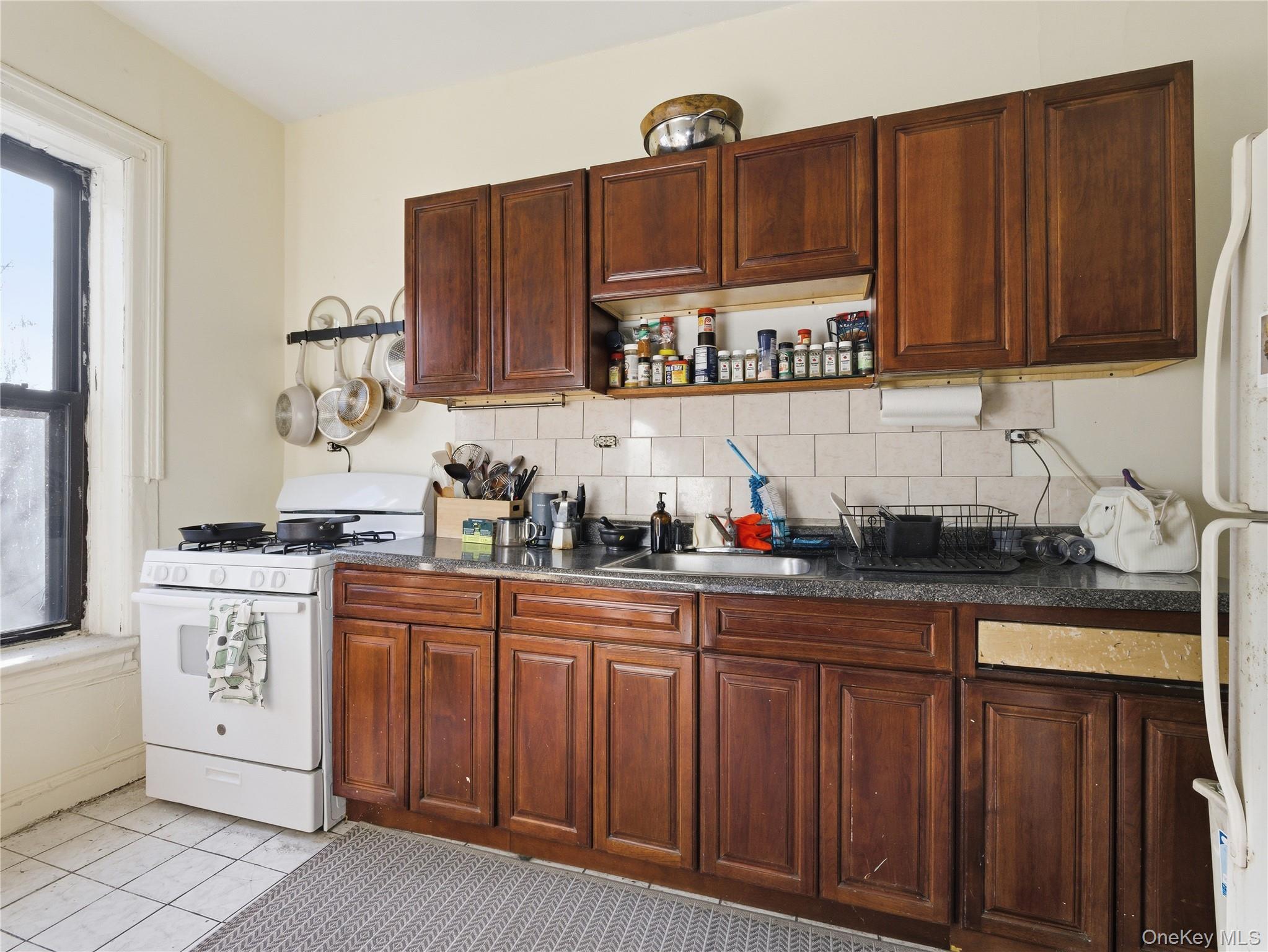372 Parkside Avenue – For Sale photo 29