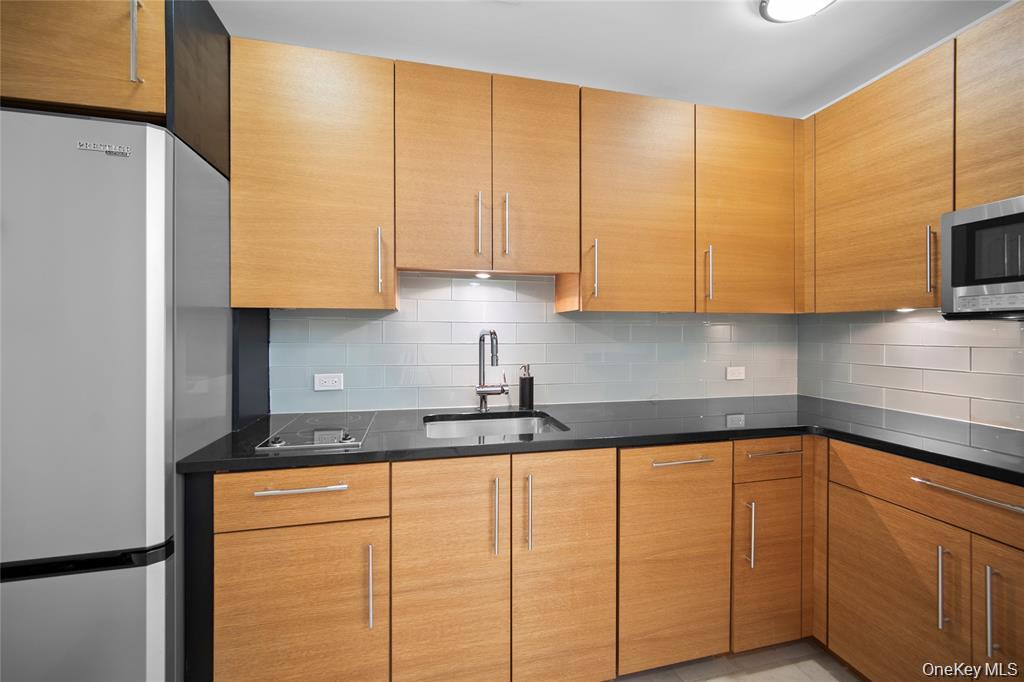 1 Renaissance Square, Unit 10G photo 8