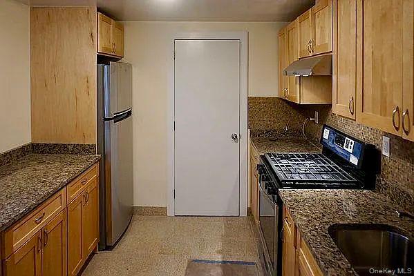 3416 103rd Street – For Sale photo 17