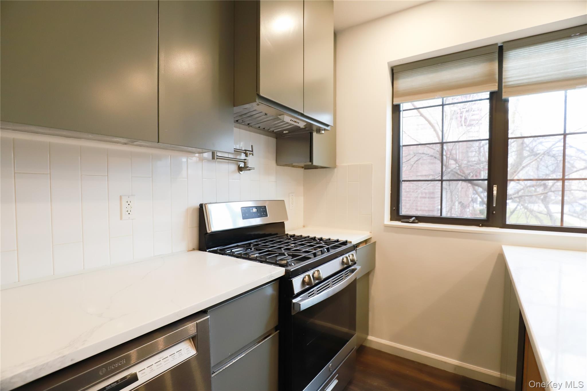 36-20 190 Street – For Sale photo 3