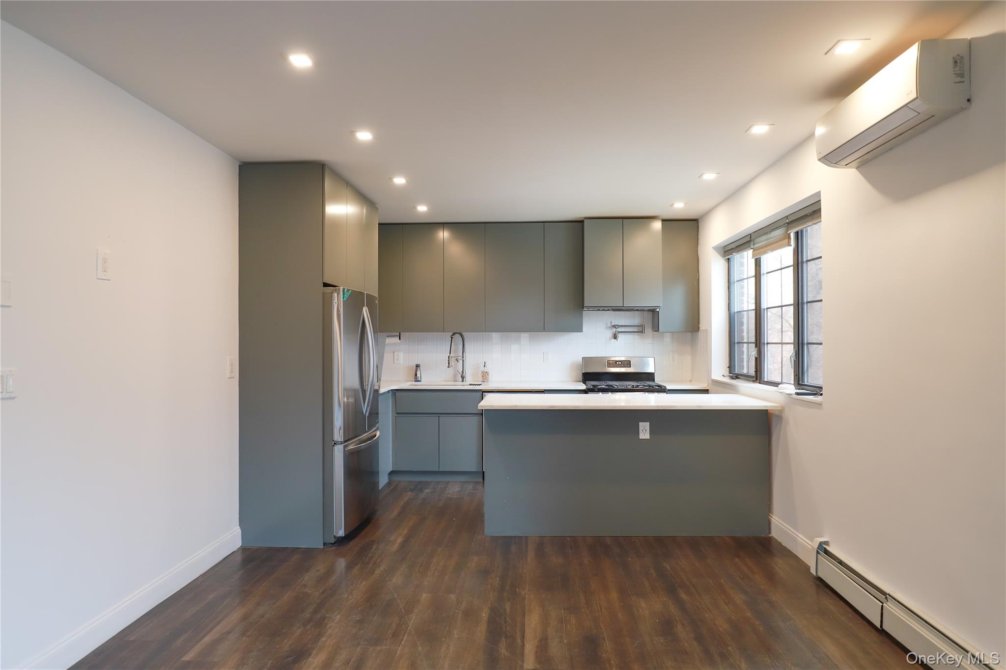 36-20 190 Street – For Sale photo 2