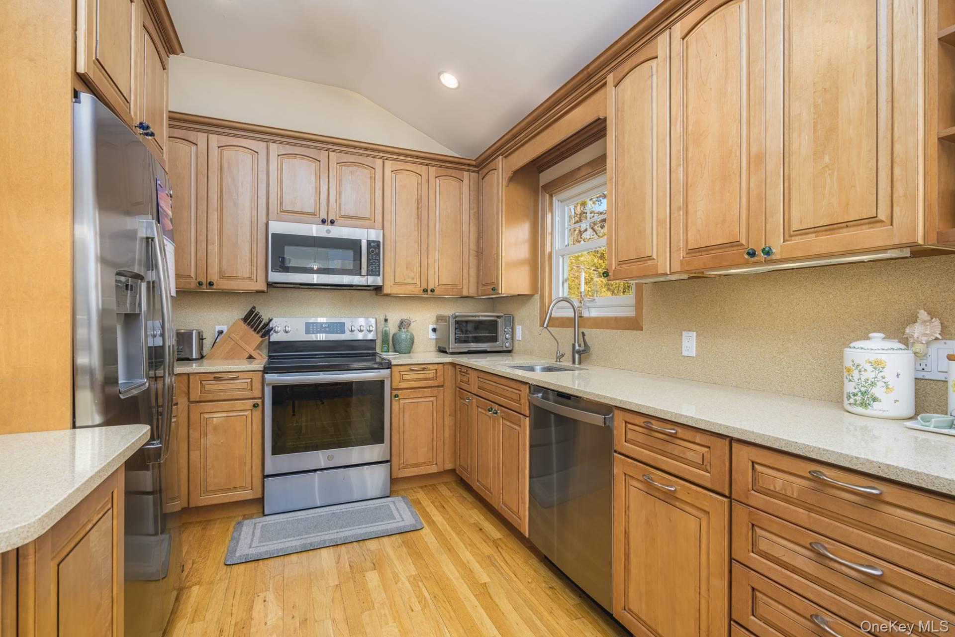 70 Ridge Road W – For Rent photo 11