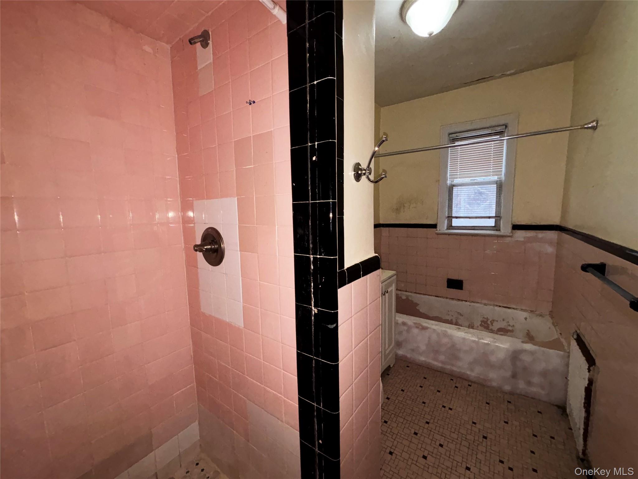 118 Van Cortlandt Avenue W – For Sale photo 9