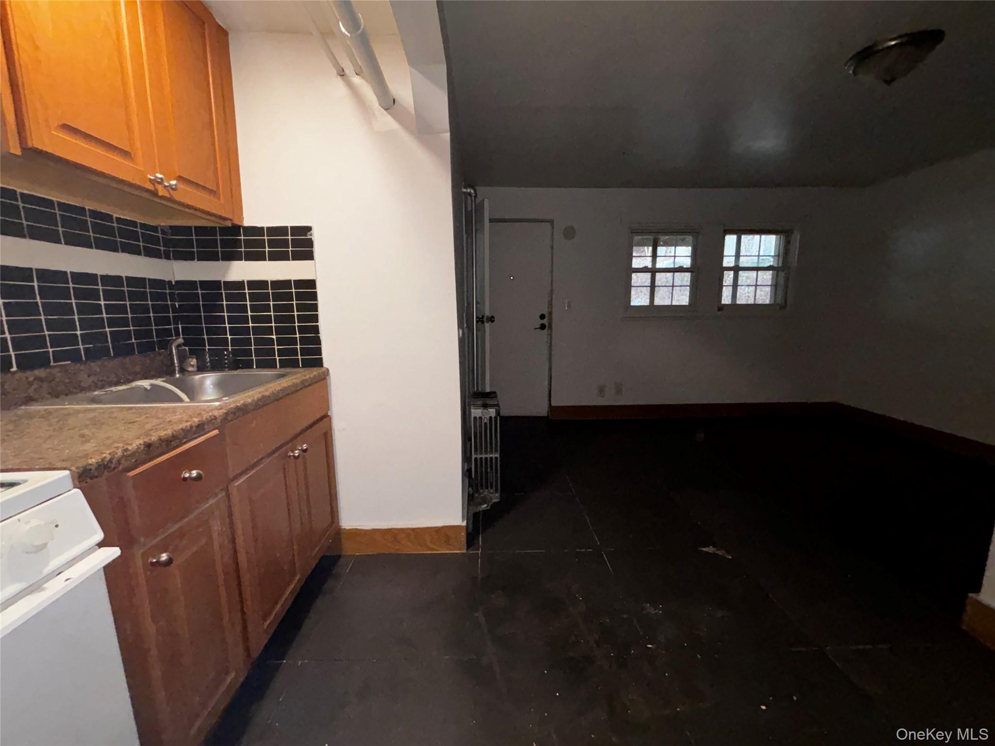 118 Van Cortlandt Avenue W – For Sale photo 12