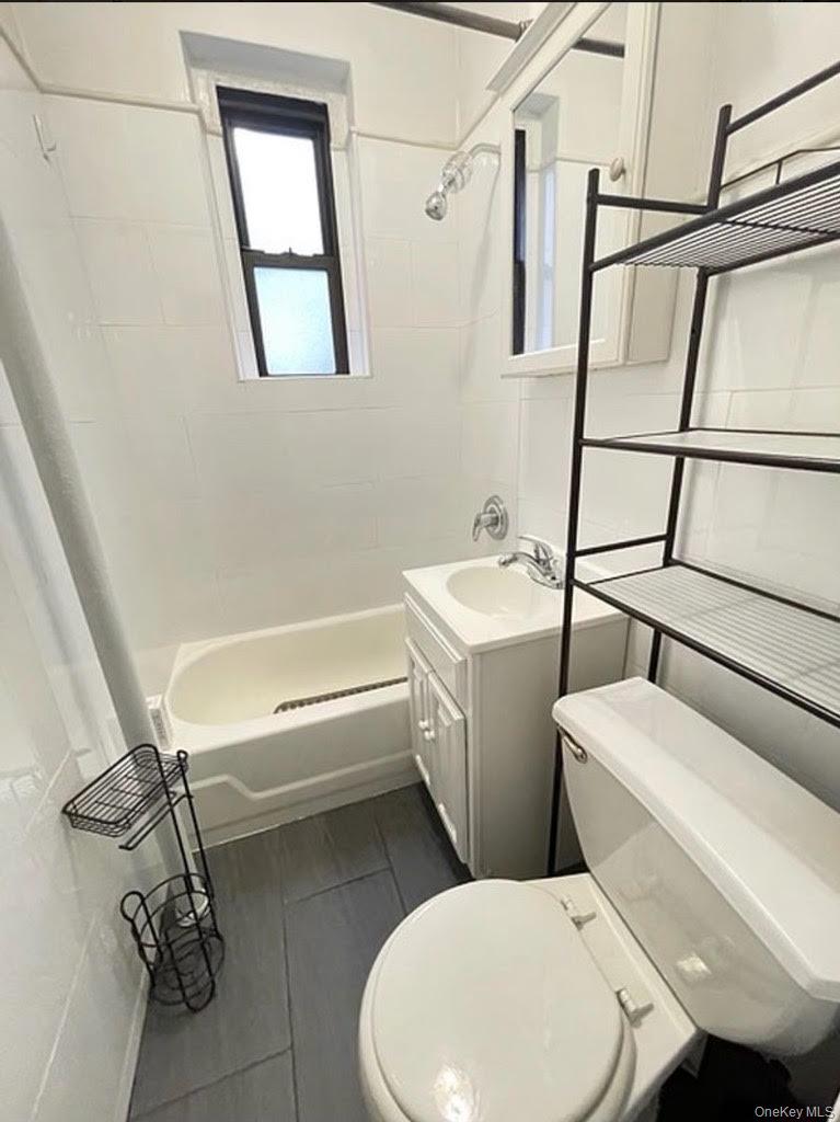 21-06 35th Street, Unit 3C photo 7