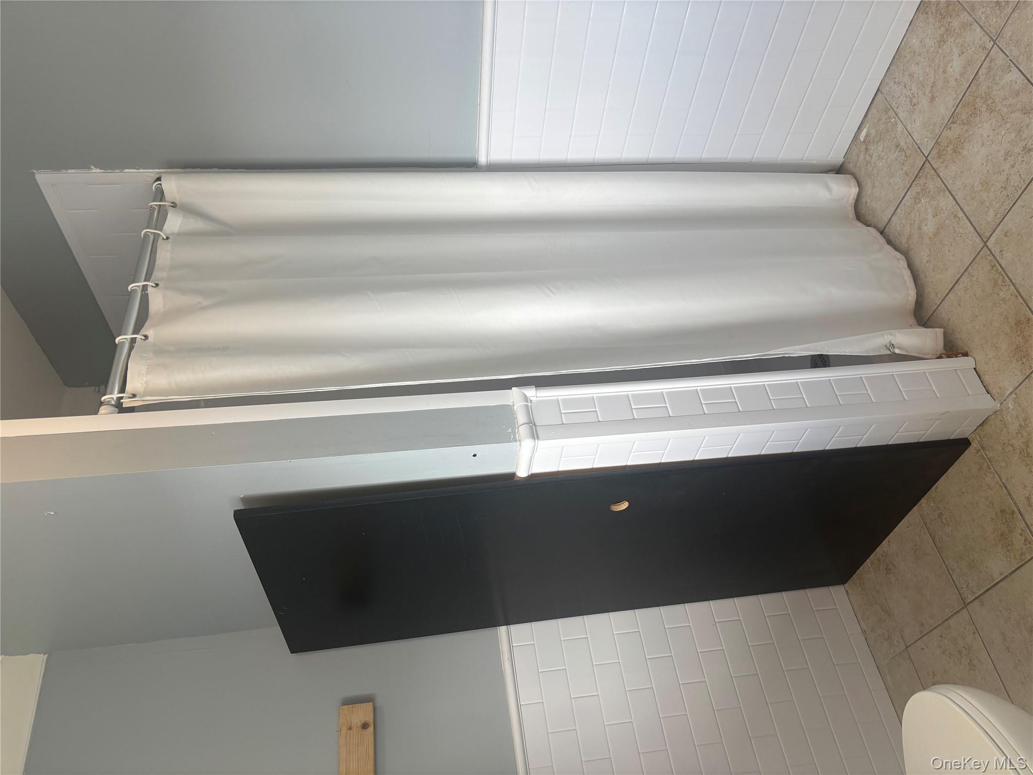 521 Oak Street – For Rent photo 12