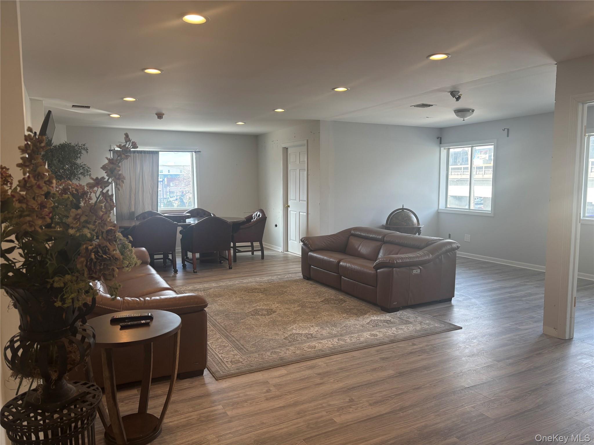 521 Oak Street – For Rent photo 5