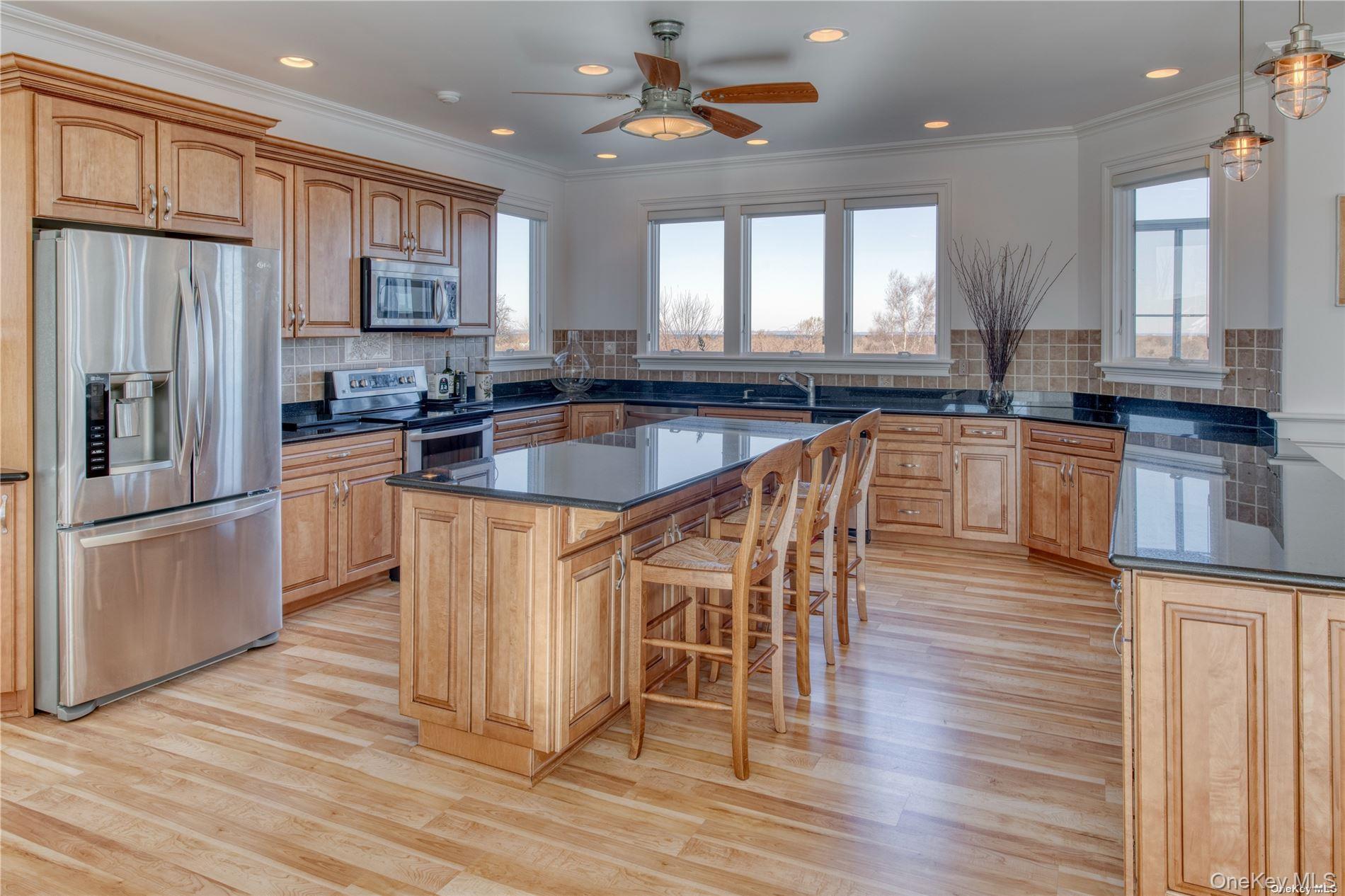 300 Latham Lane – For Rent photo 8