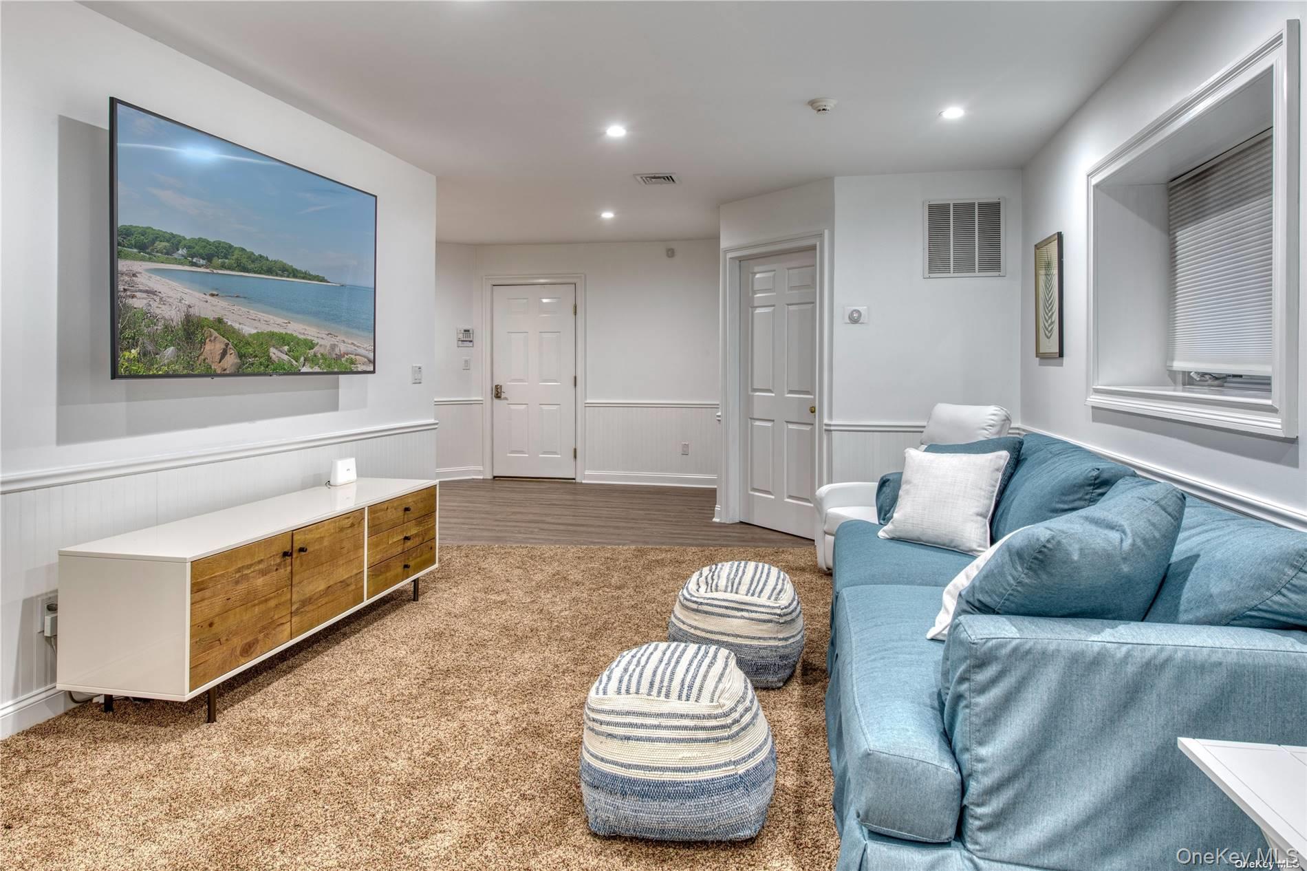 300 Latham Lane – For Rent photo 14