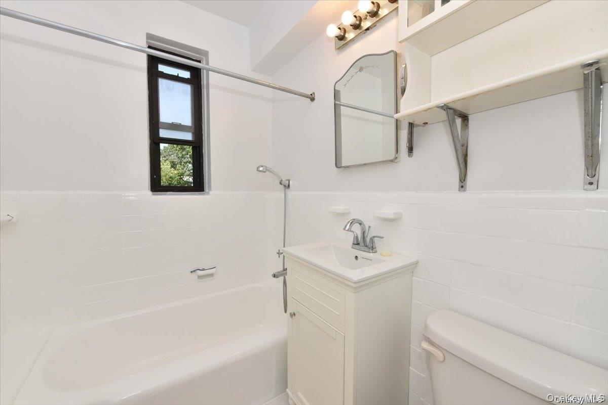 143-50 Hoover Avenue, Unit 219 photo 16