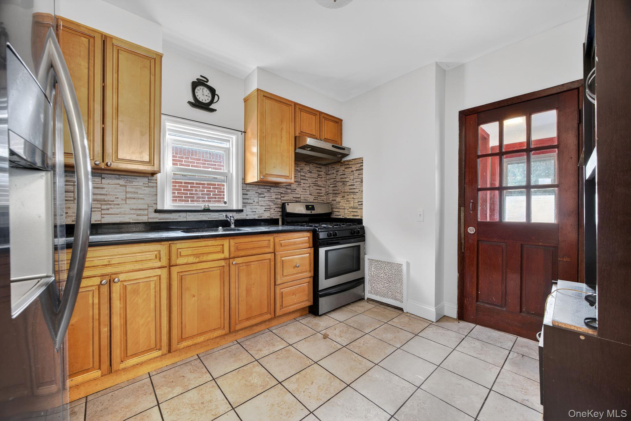 121-44 6th Avenue – For Sale photo 4