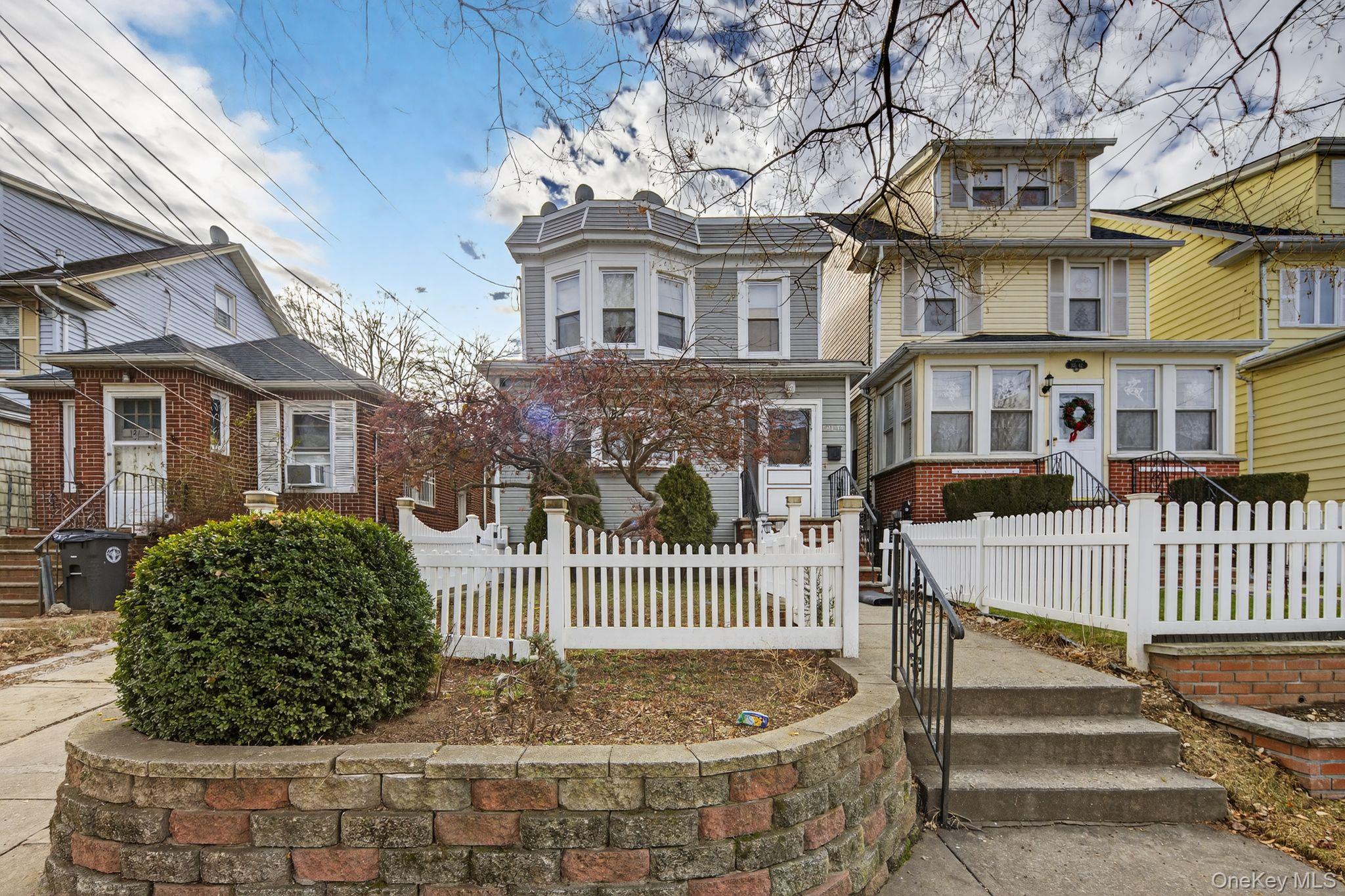 121-44 6th Avenue – For Sale photo 2