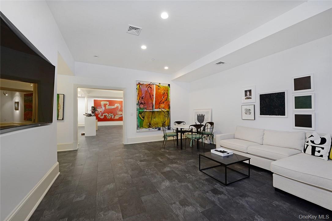 21 Lincoln Lane – For Sale photo 29