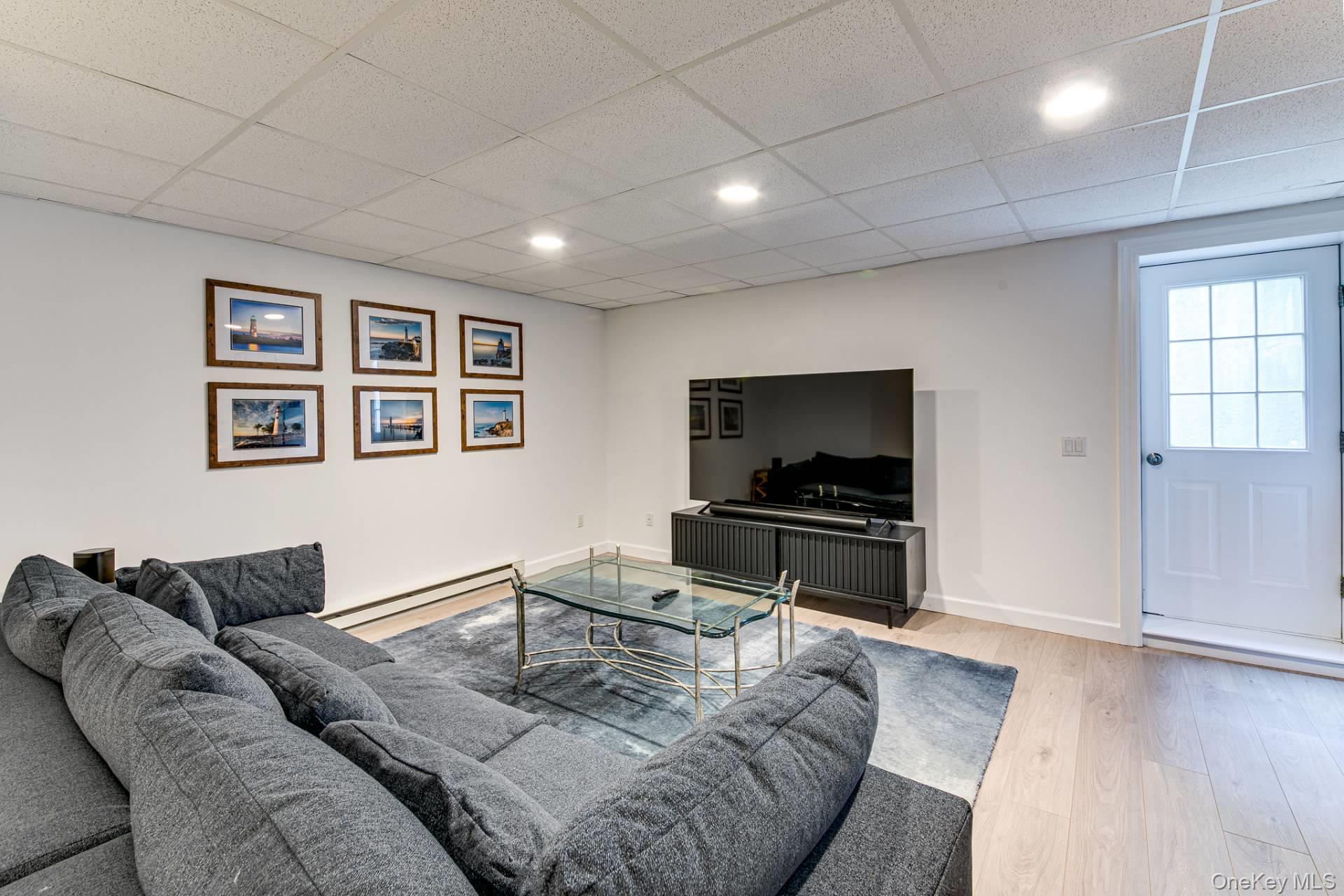 14 Hickory Court – For Rent photo 22