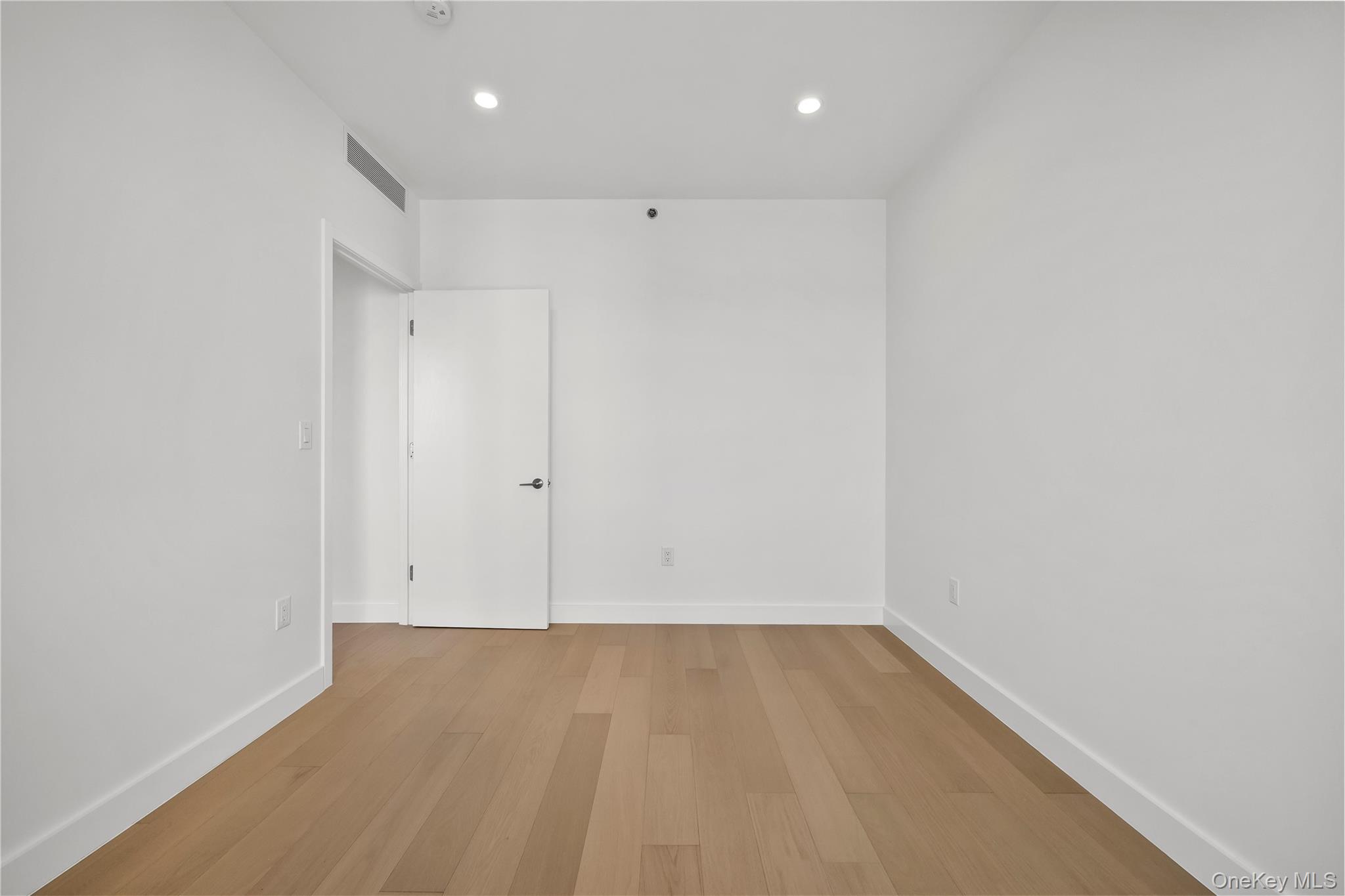 150-02 Northern Boulevard, Unit 3C photo 8