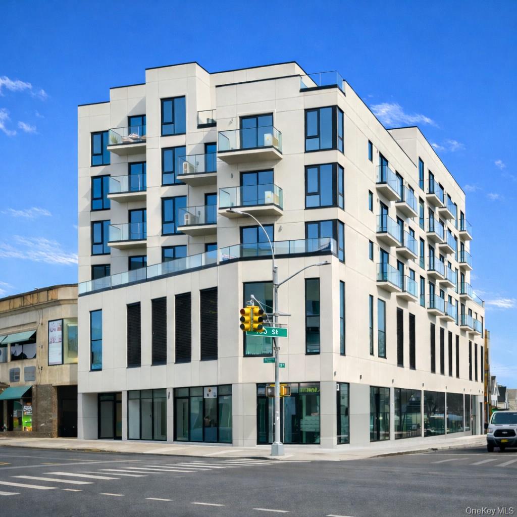 150-02 Northern Boulevard, Unit 3C photo 2