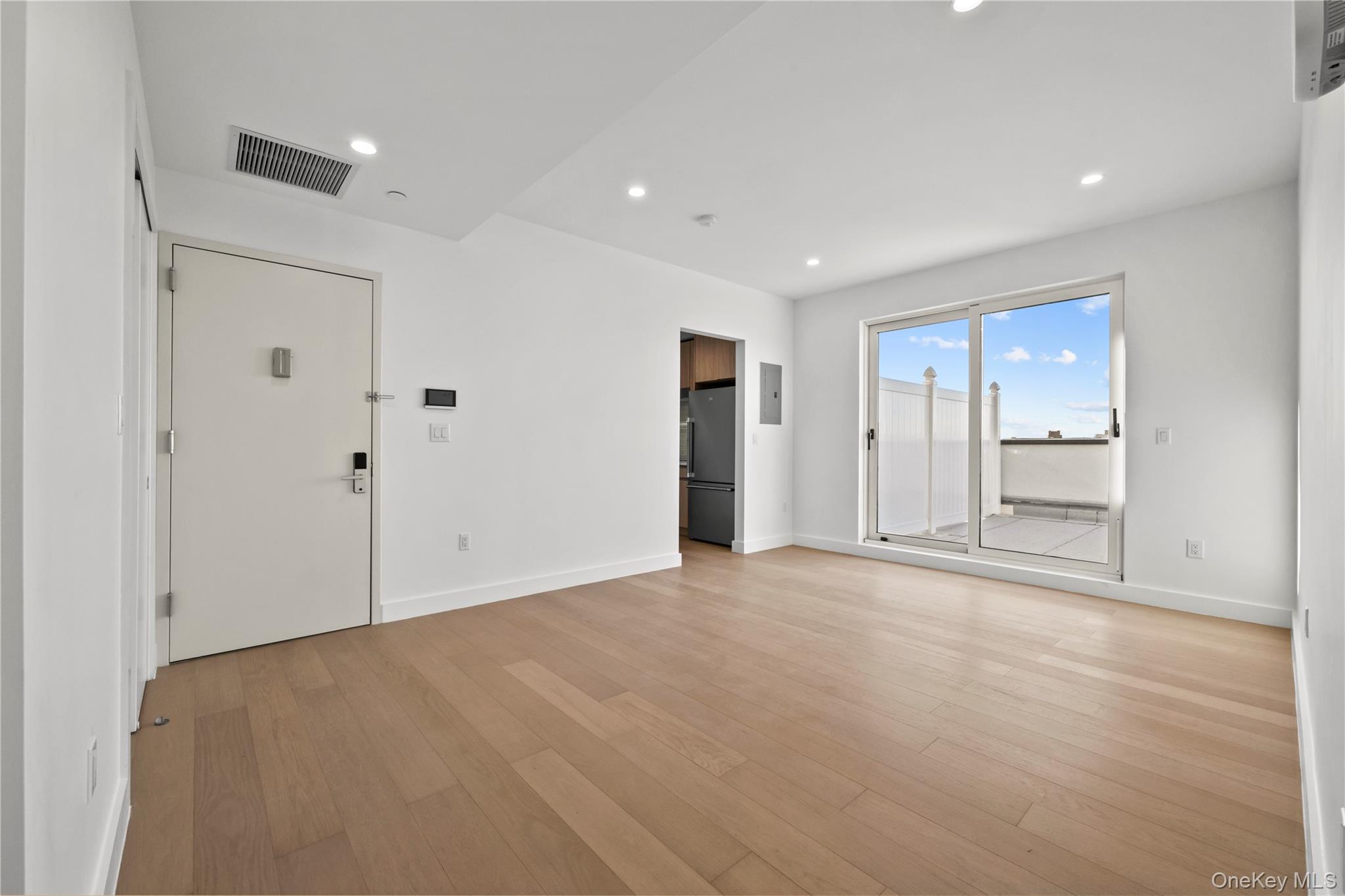 150-02 Northern Boulevard, Unit 6F photo 7