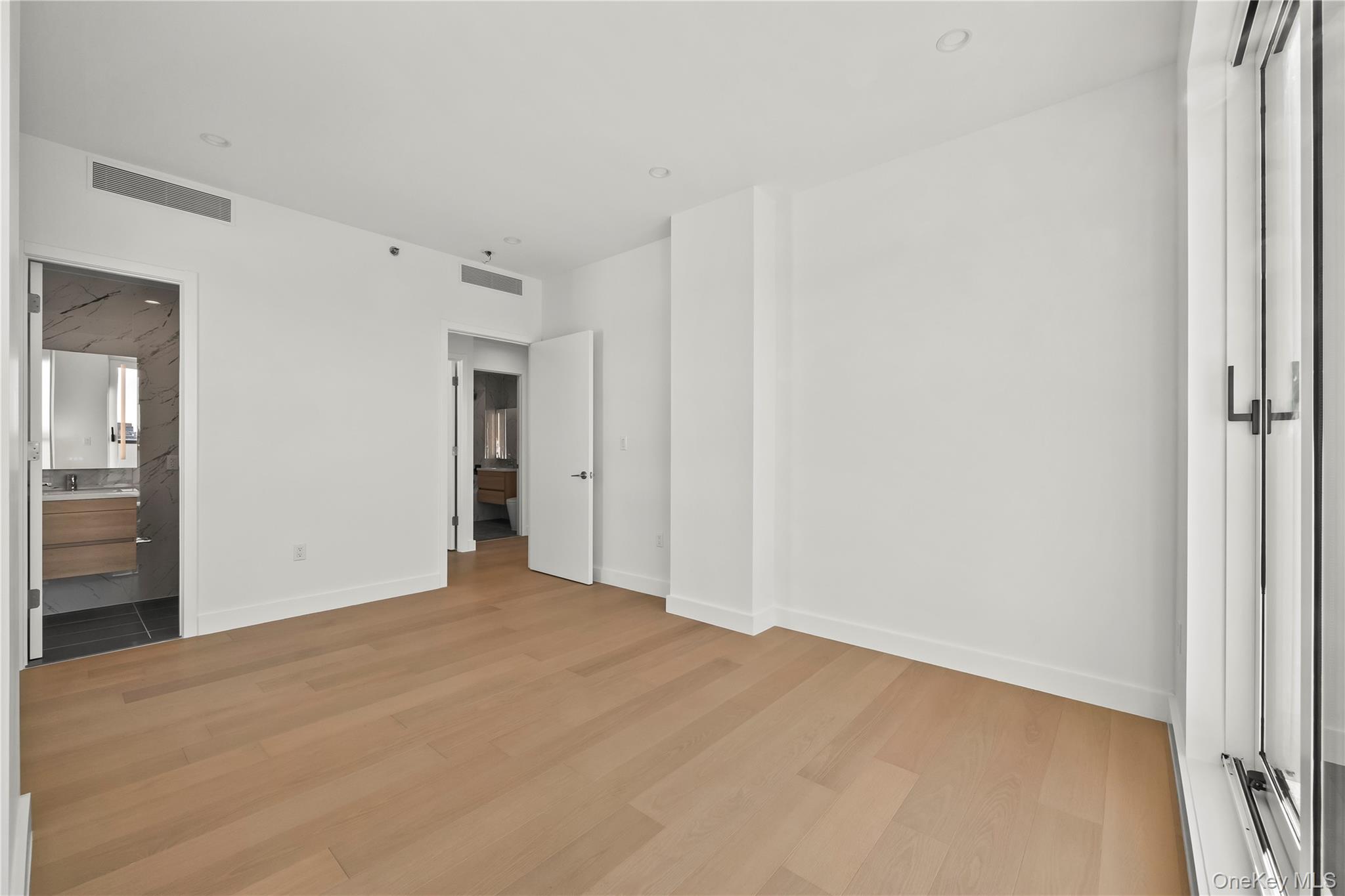 150-02 Northern Boulevard, Unit 6F photo 13
