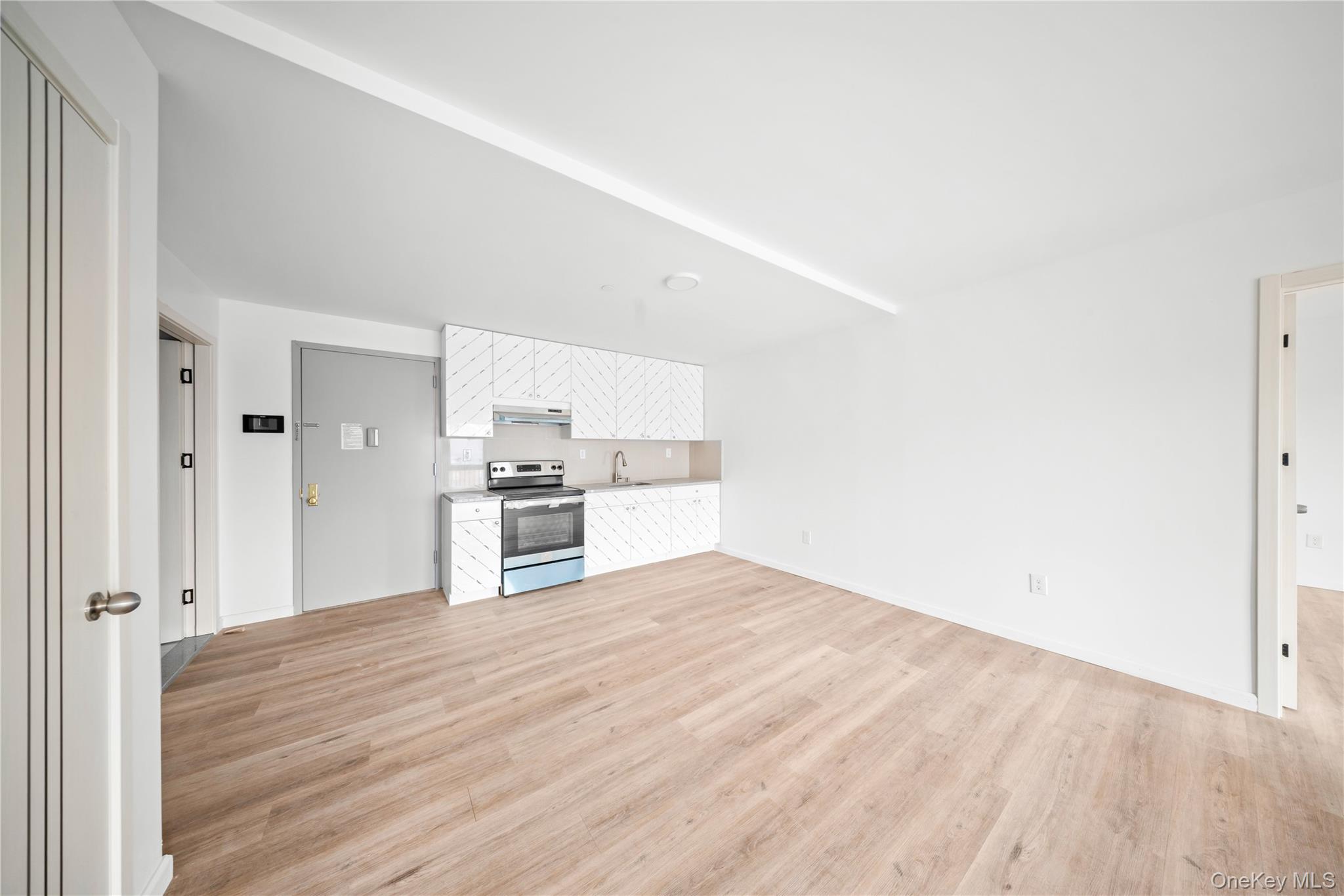 70-40 45 Avenue, Unit #2D photo 4