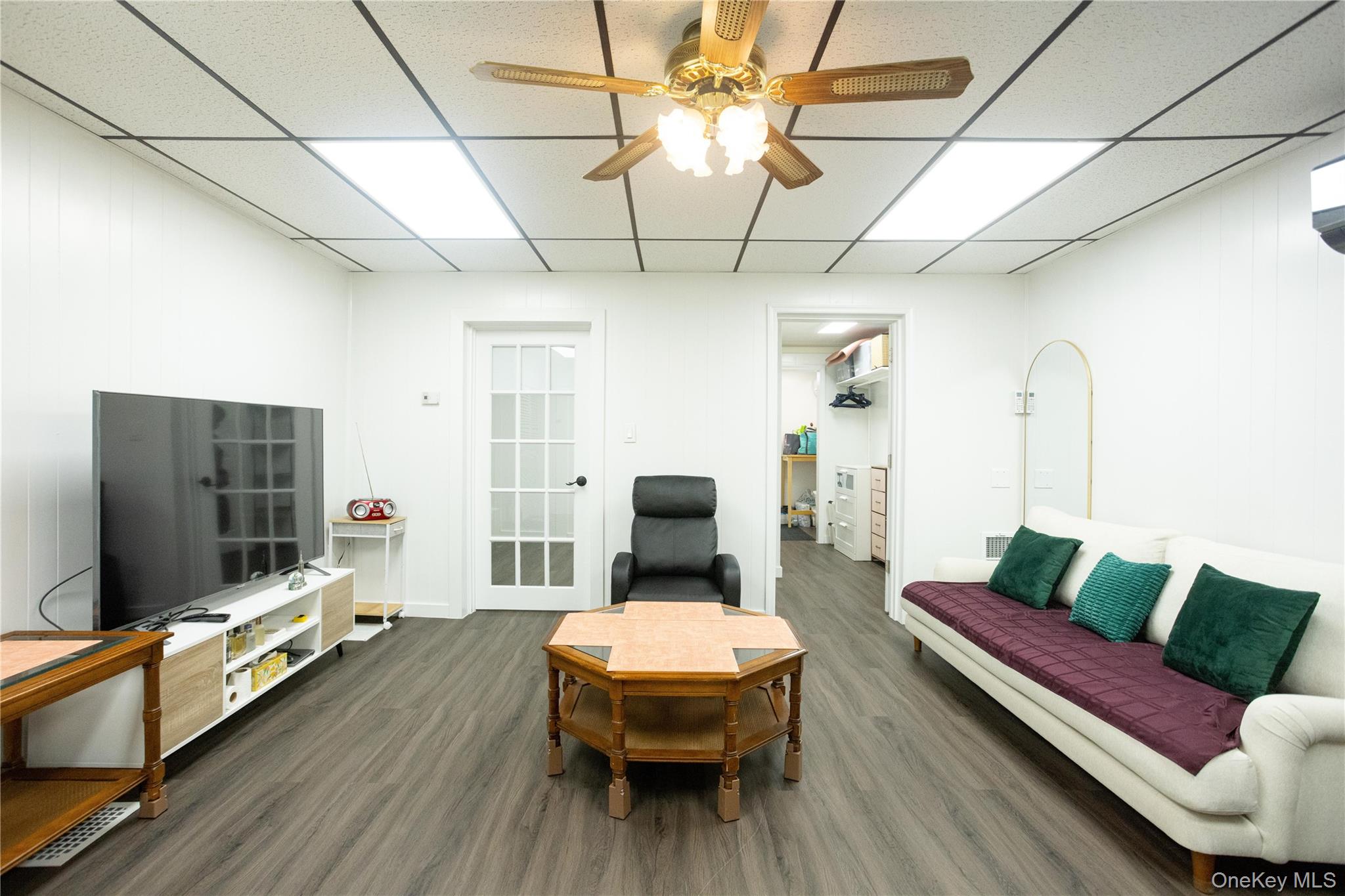 43-18 214  Place – For Sale photo 2