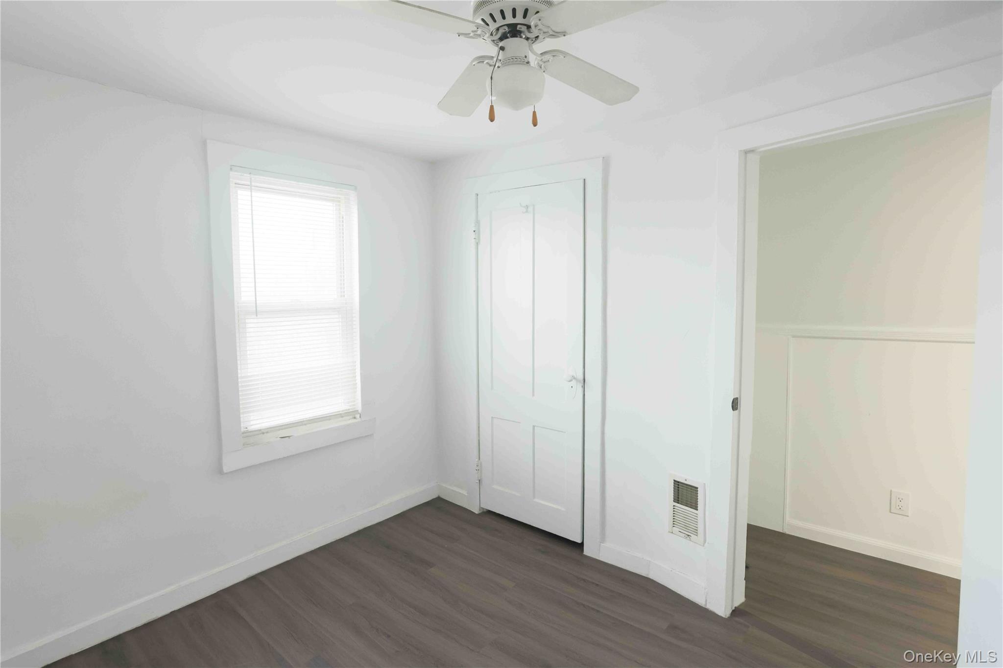 43-18 214  Place – For Sale photo 12