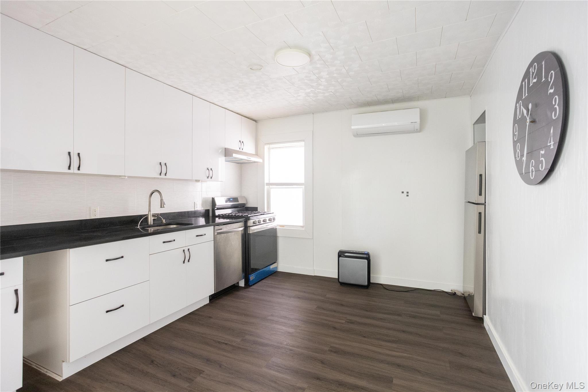43-18 214  Place – For Sale photo 7