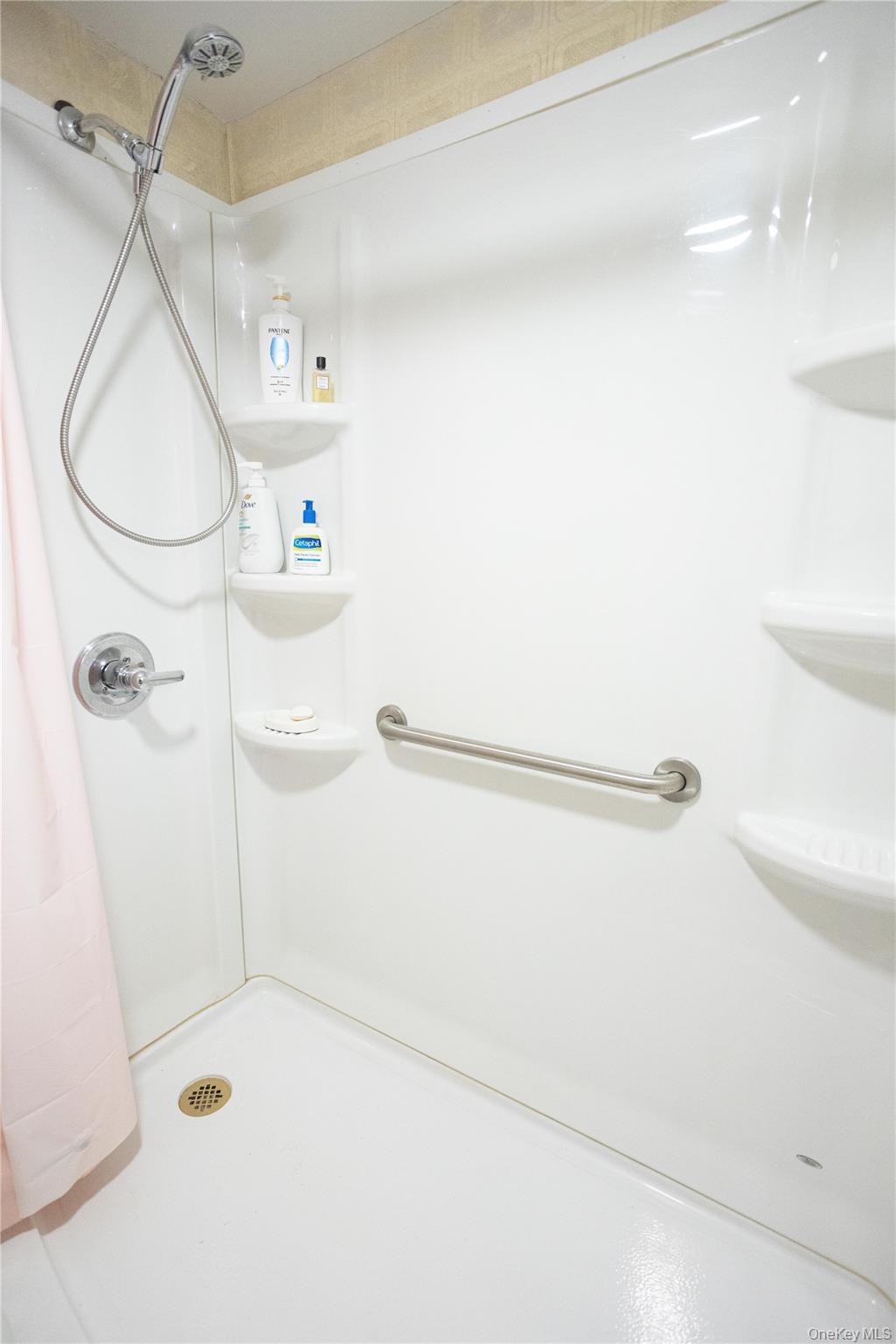 43-18 214  Place – For Sale photo 6