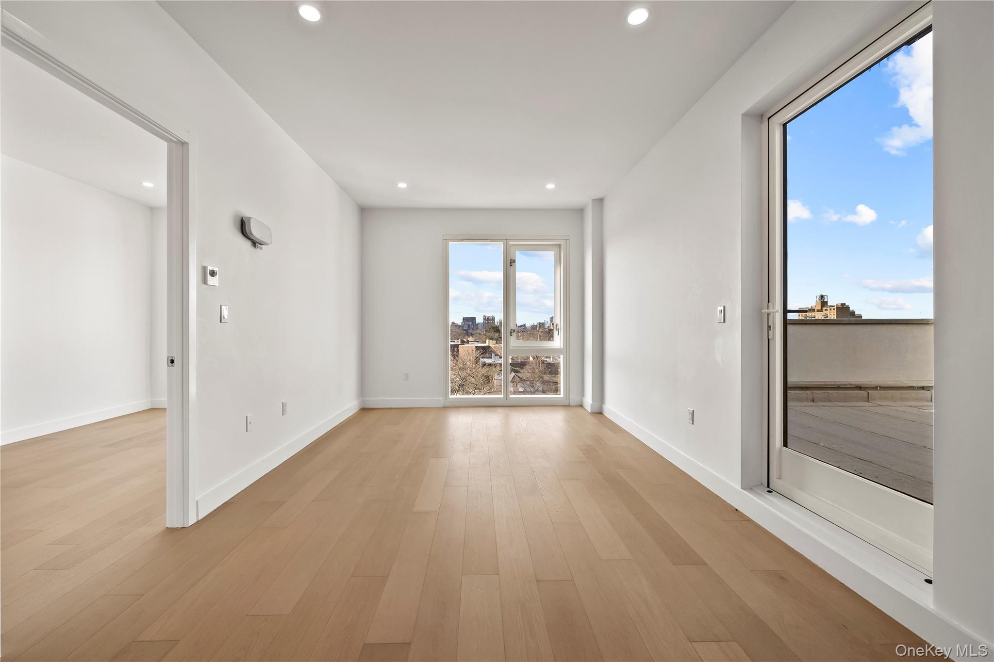 150-02 Northern Boulevard, Unit 6E photo 4