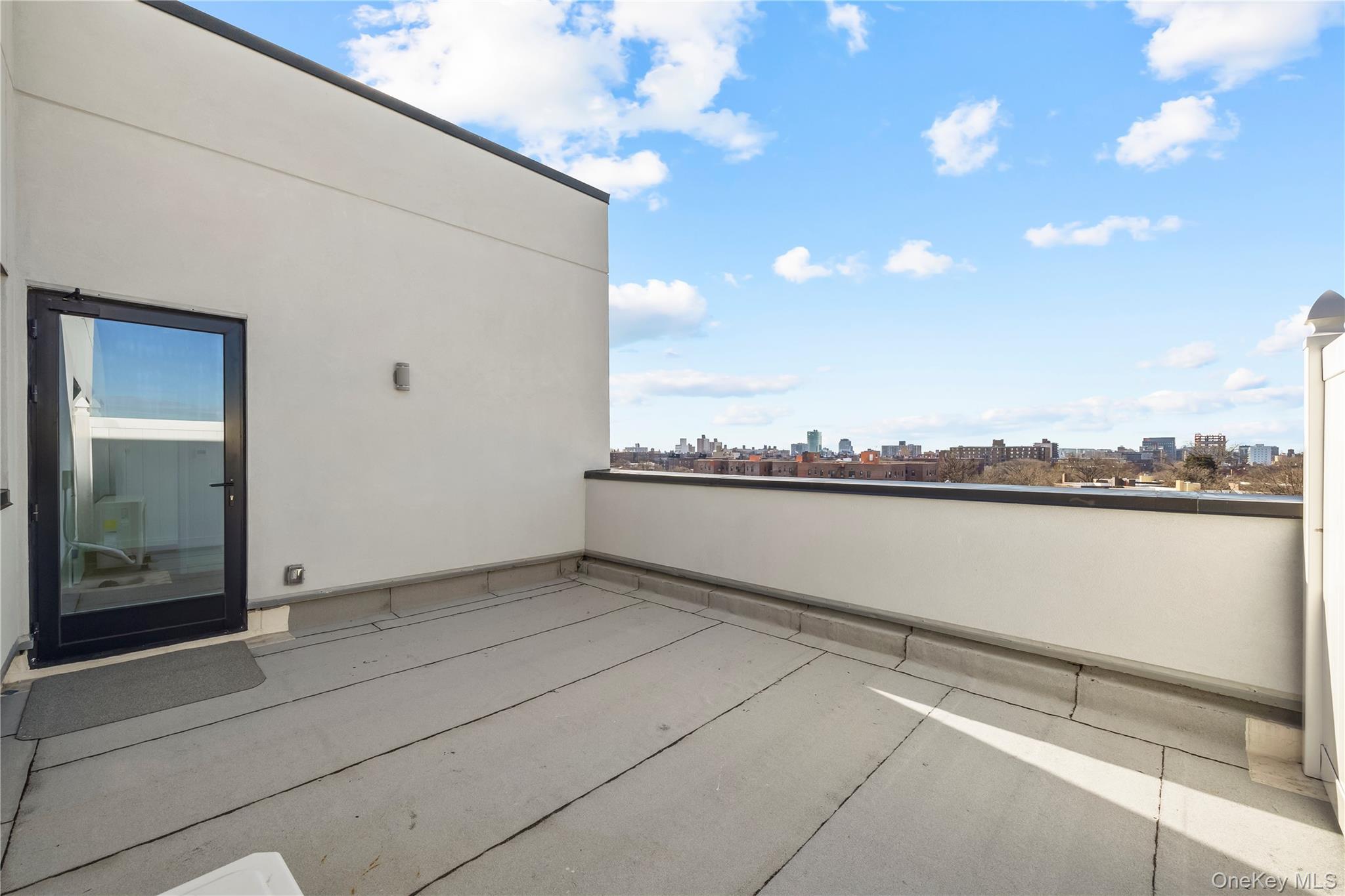 150-02 Northern Boulevard, Unit 6E photo 3