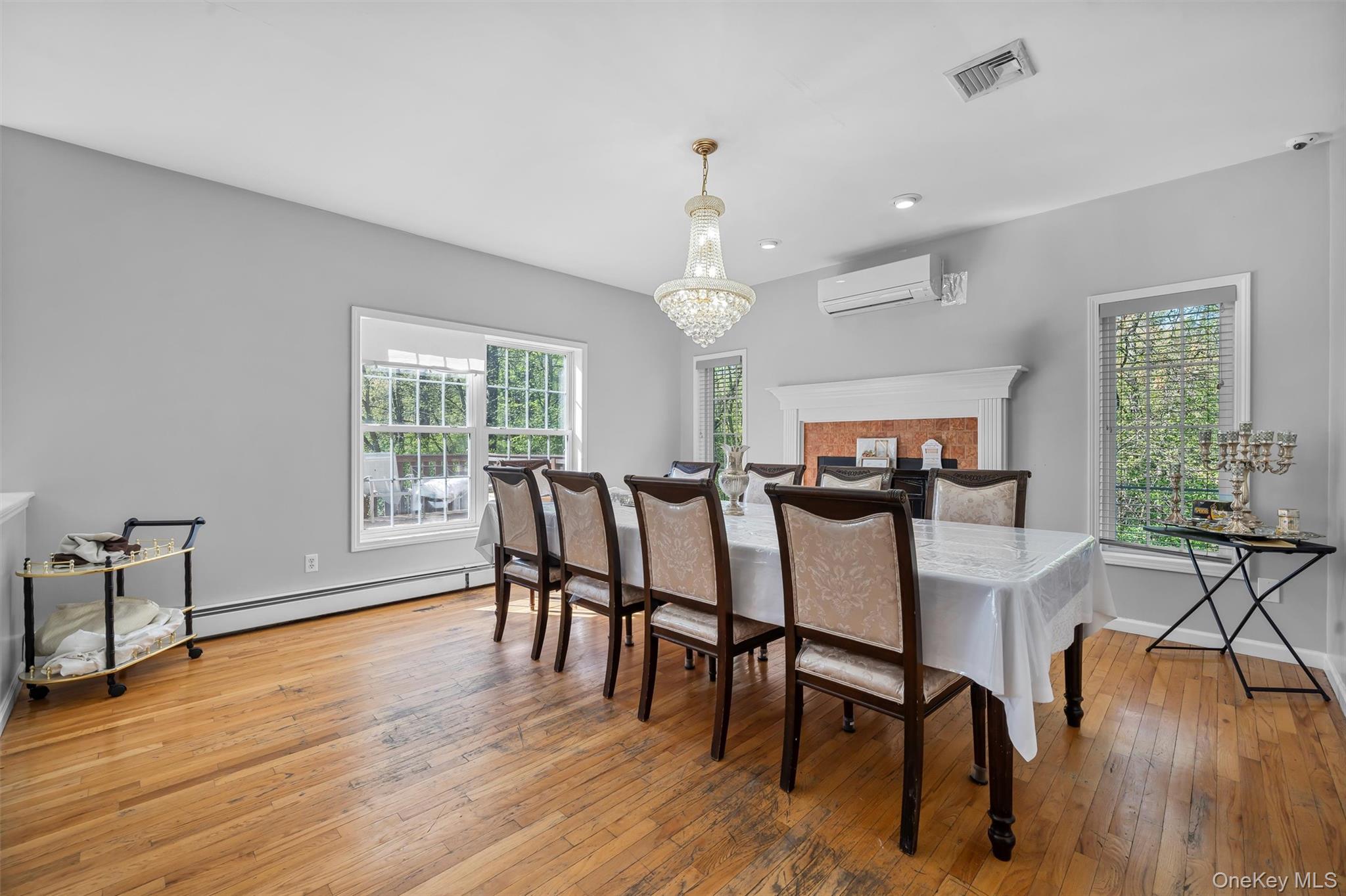12 Damian Court – For Sale photo 3