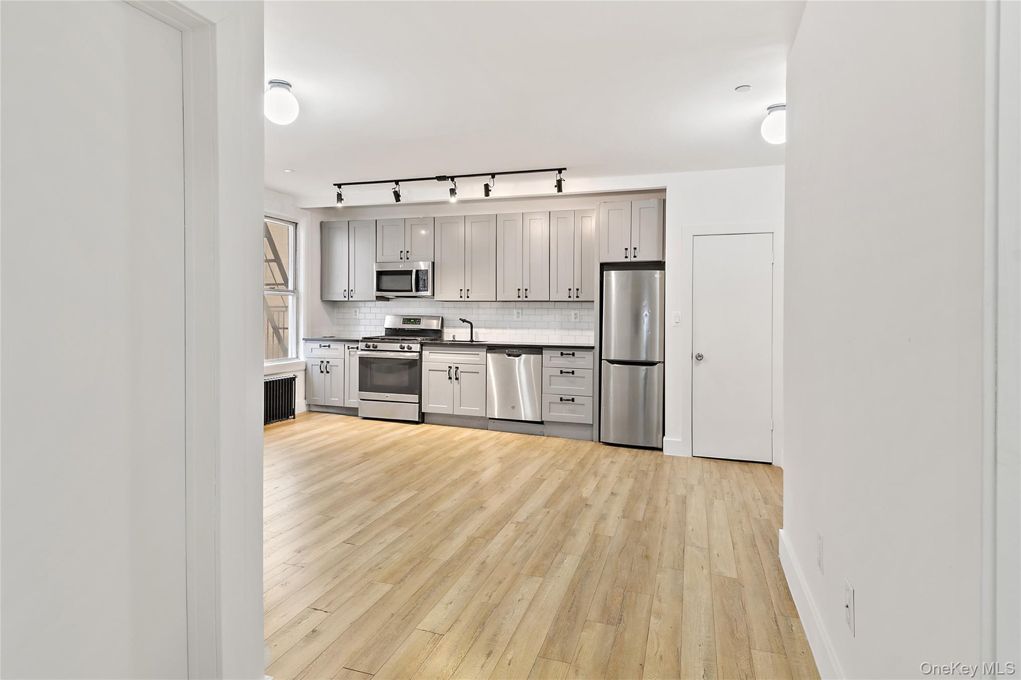1180 Grant Avenue – For Sale photo 16