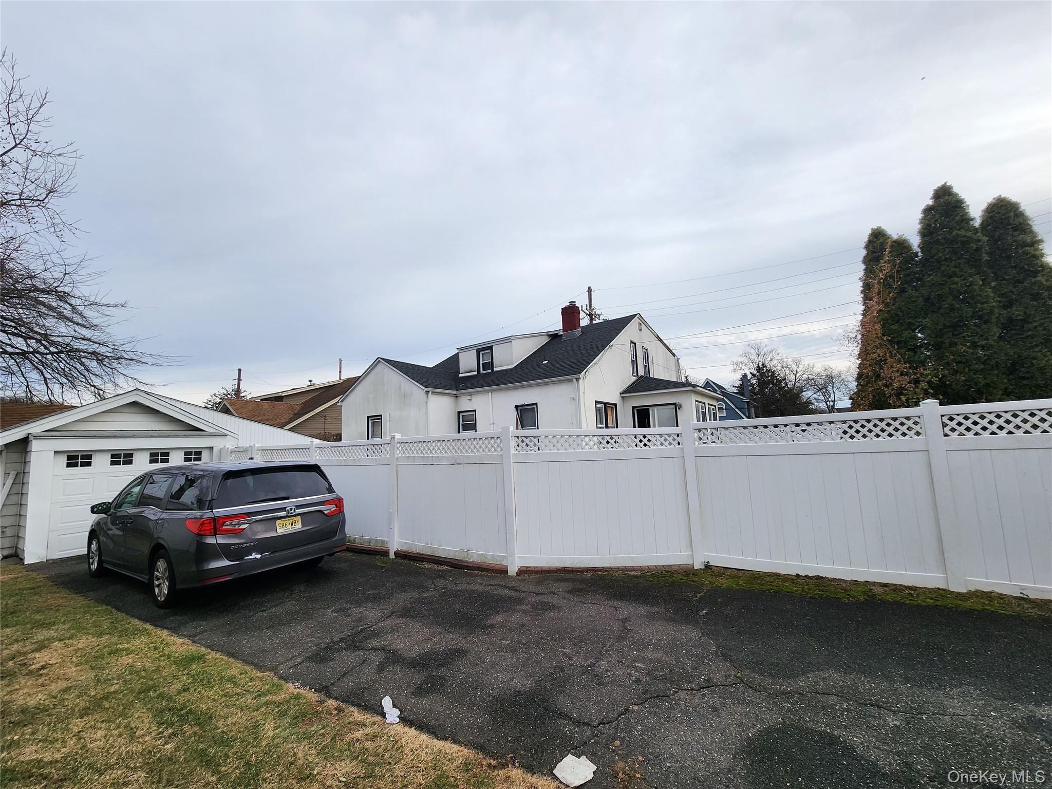 883 McKenna Avenue – For Sale photo 10