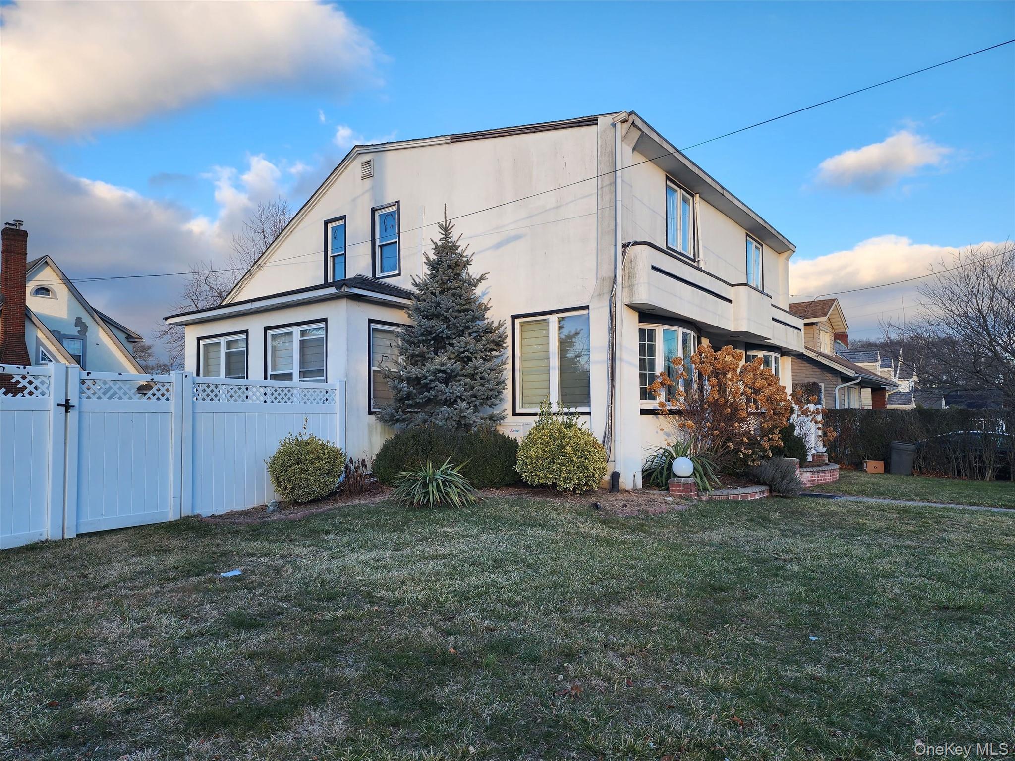 883 McKenna Avenue – For Sale photo 4