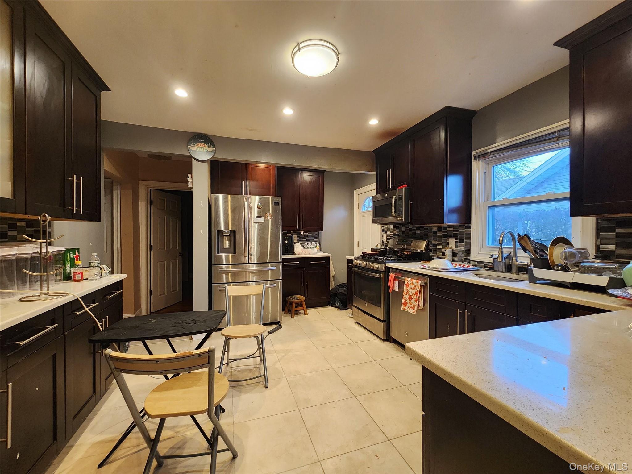 883 McKenna Avenue – For Sale photo 8