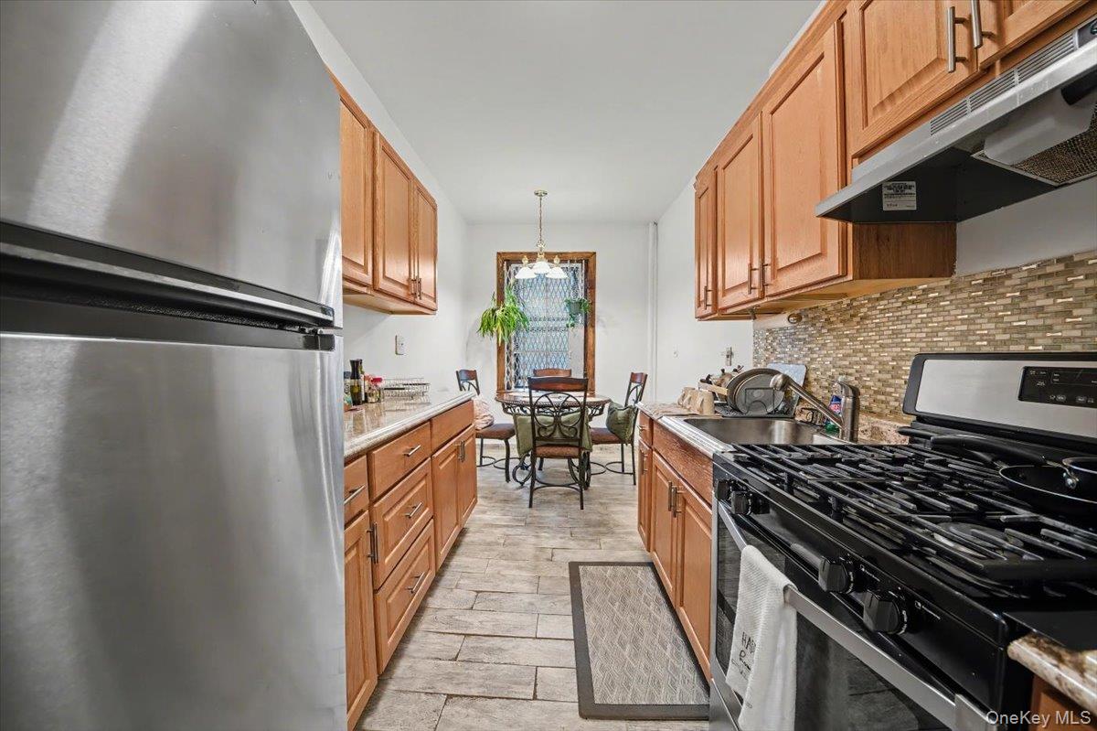 1045 Anderson Avenue, Unit 3D photo 11