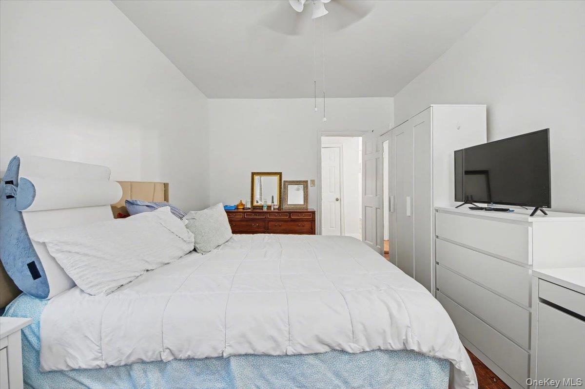 1045 Anderson Avenue, Unit 3D photo 10