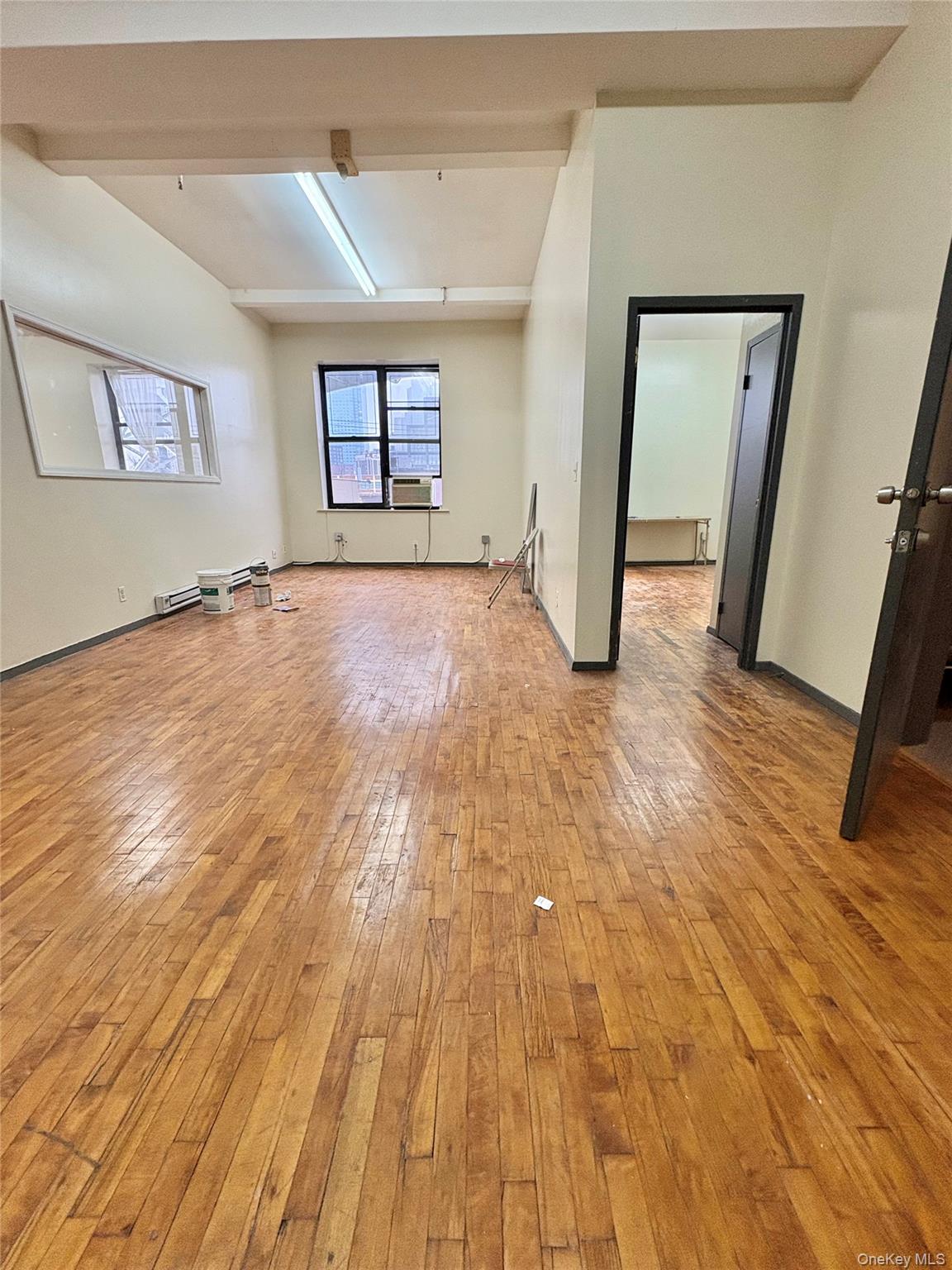 2525 Borden Avenue, Unit #221