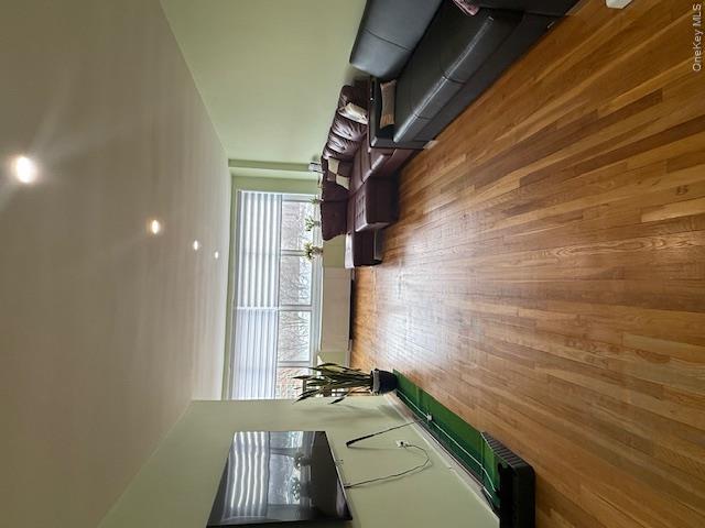 211-35 23rd Avenue, Unit 5J photo 2