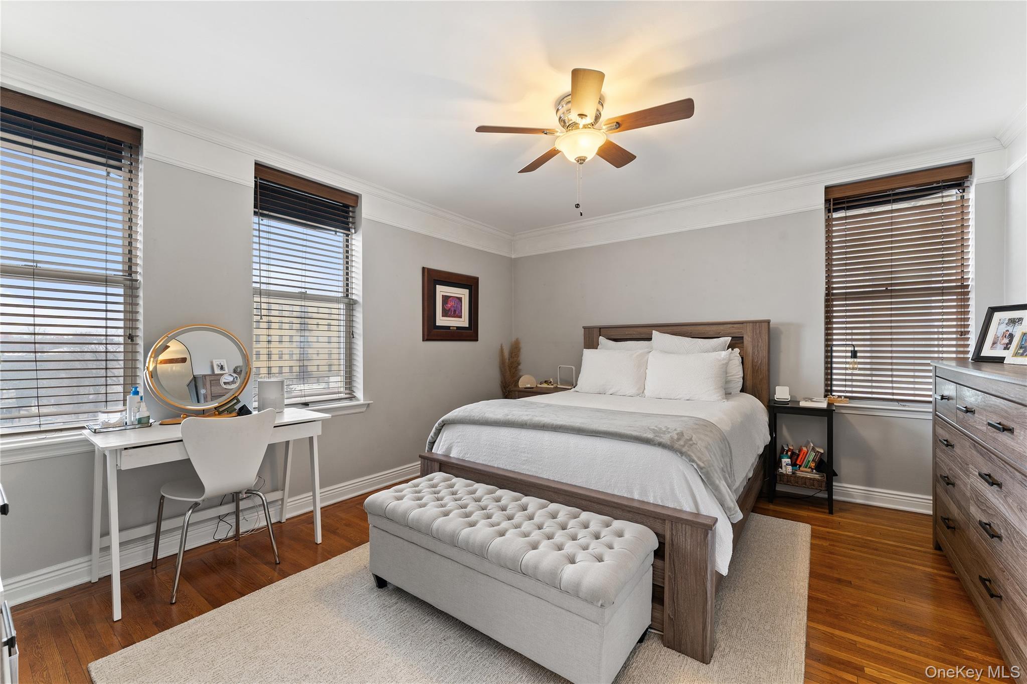 472 Gramatan Avenue, Unit Bldg 6, Un photo 11