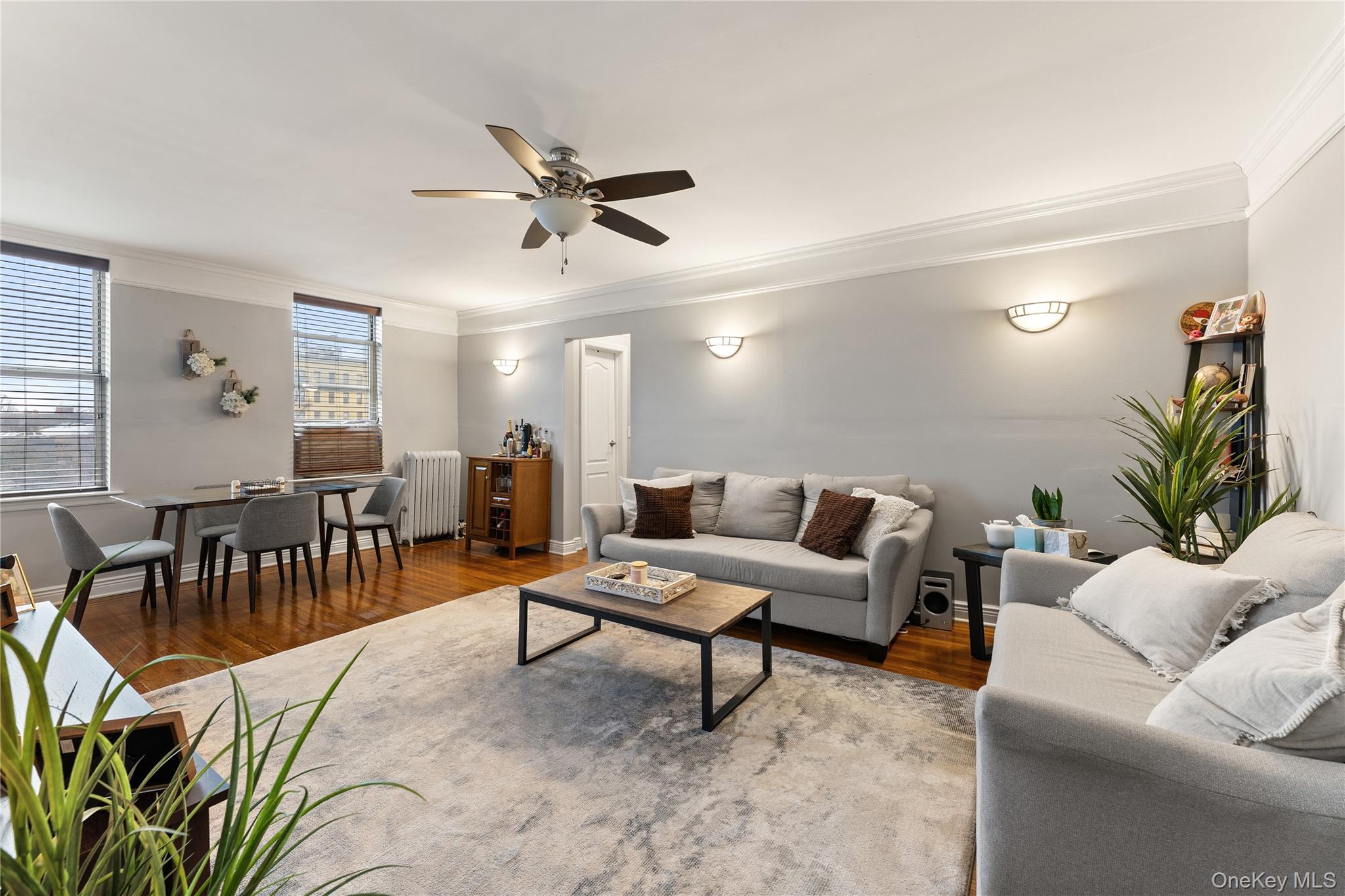 472 Gramatan Avenue, Unit Bldg 6, Un photo 5
