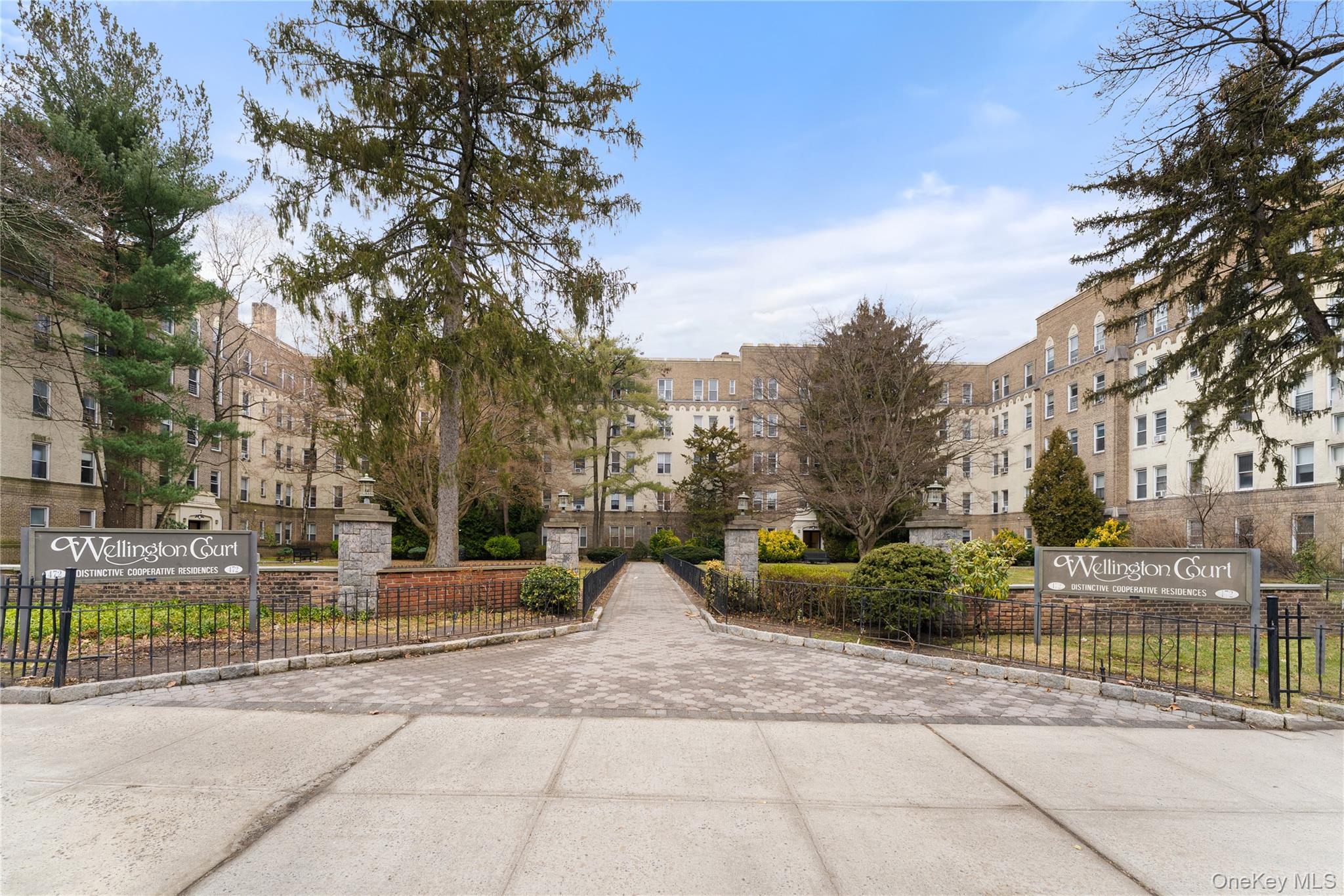 472 Gramatan Avenue, Unit Bldg 6, Un photo 2