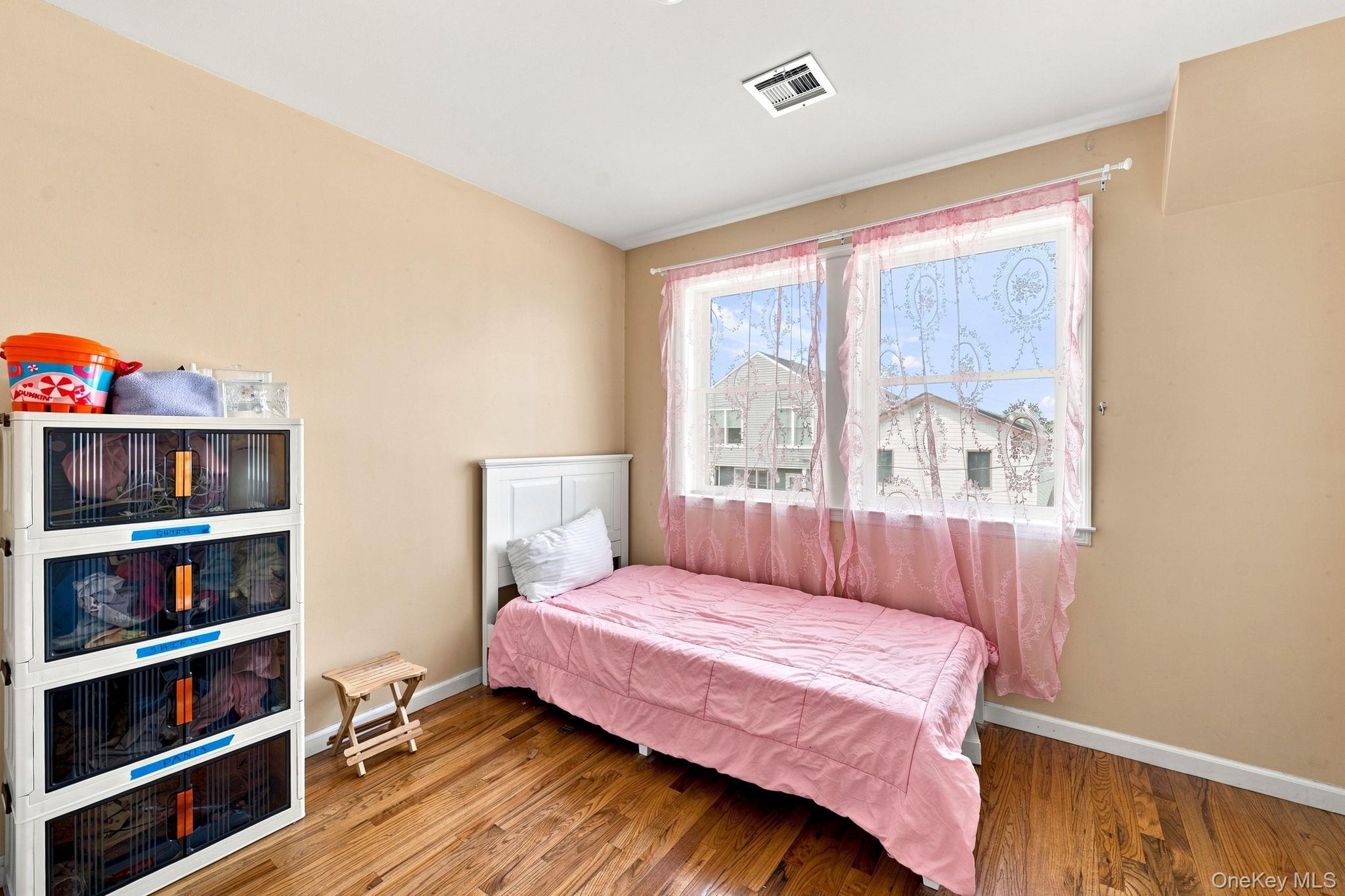 120 E 6th Road – For Sale photo 12