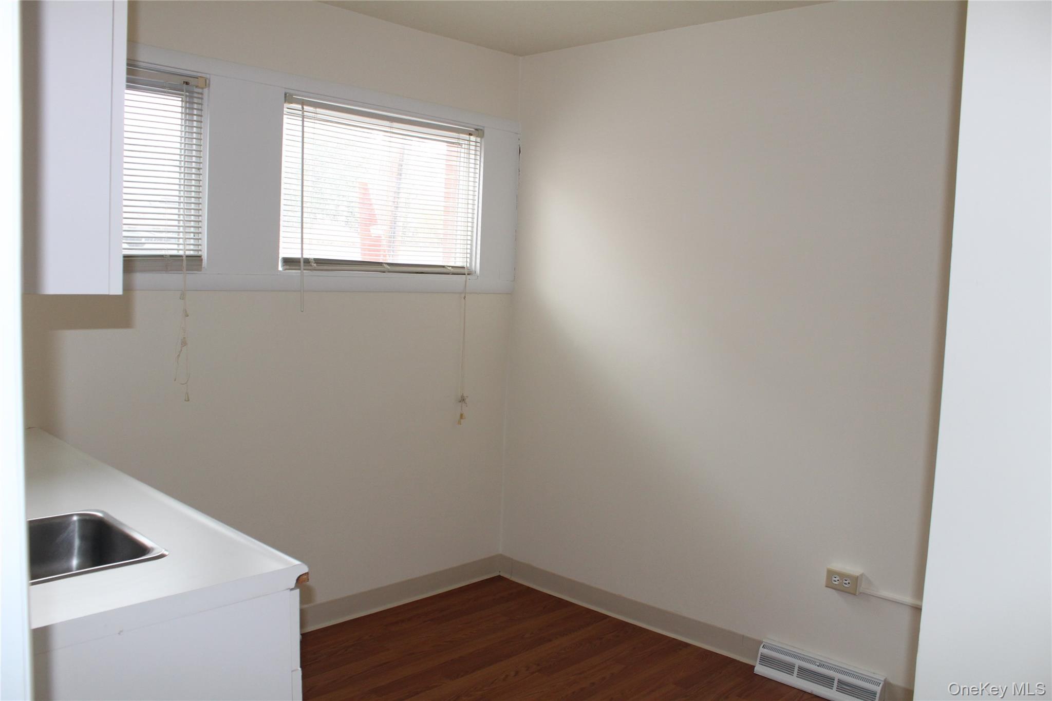 15 Moore Avenue, Unit 1R photo 4