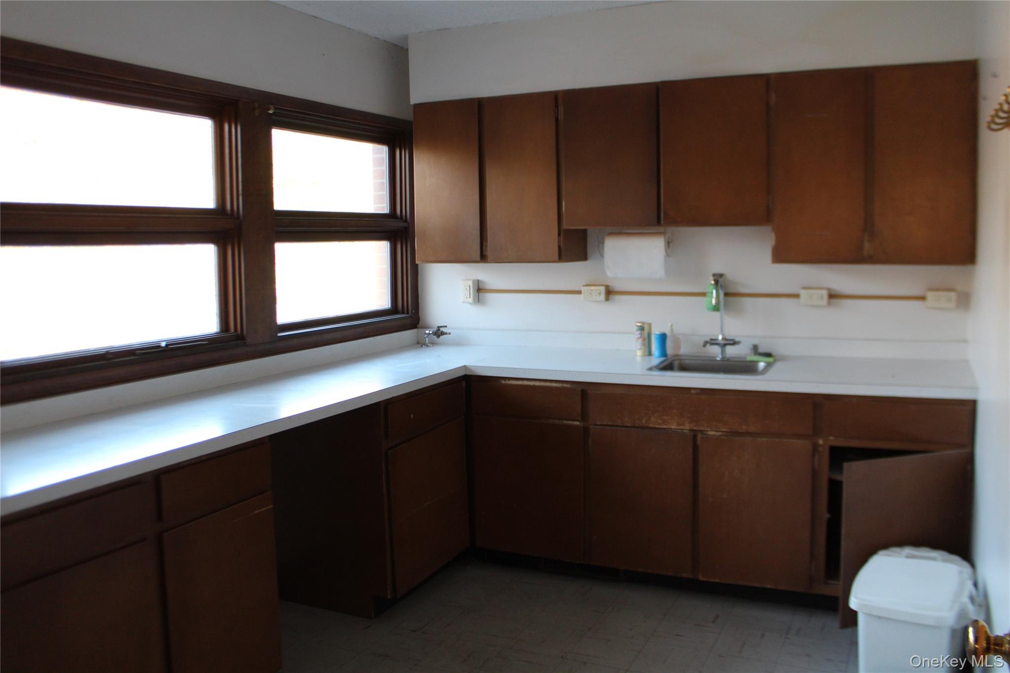 15 Moore Avenue, Unit 2L photo 5