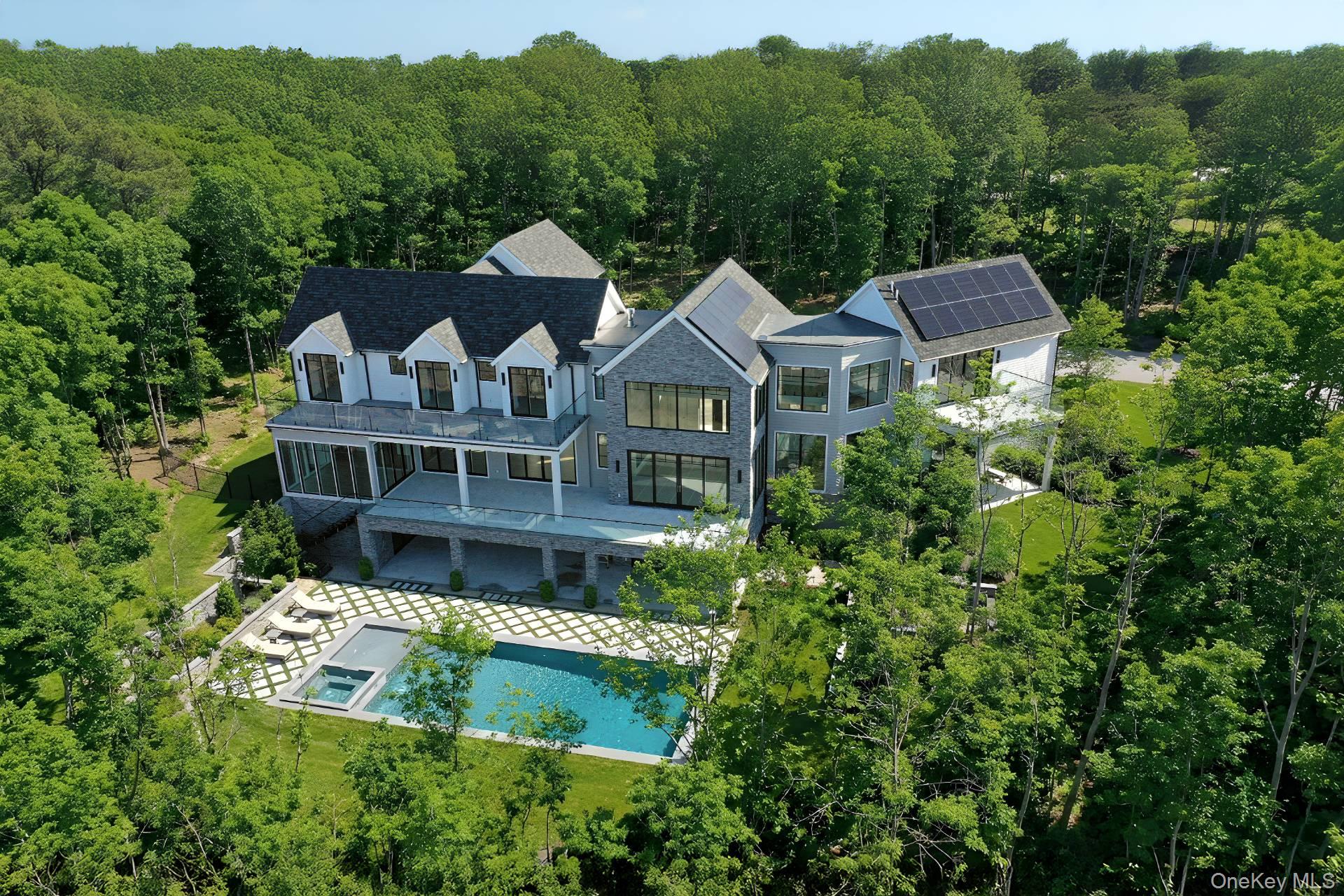 148 Middle Line Highway – For Sale