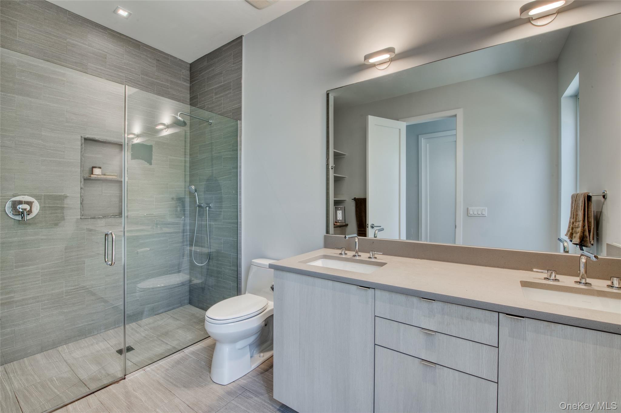 840 Southern Boulevard – For Rent photo 8