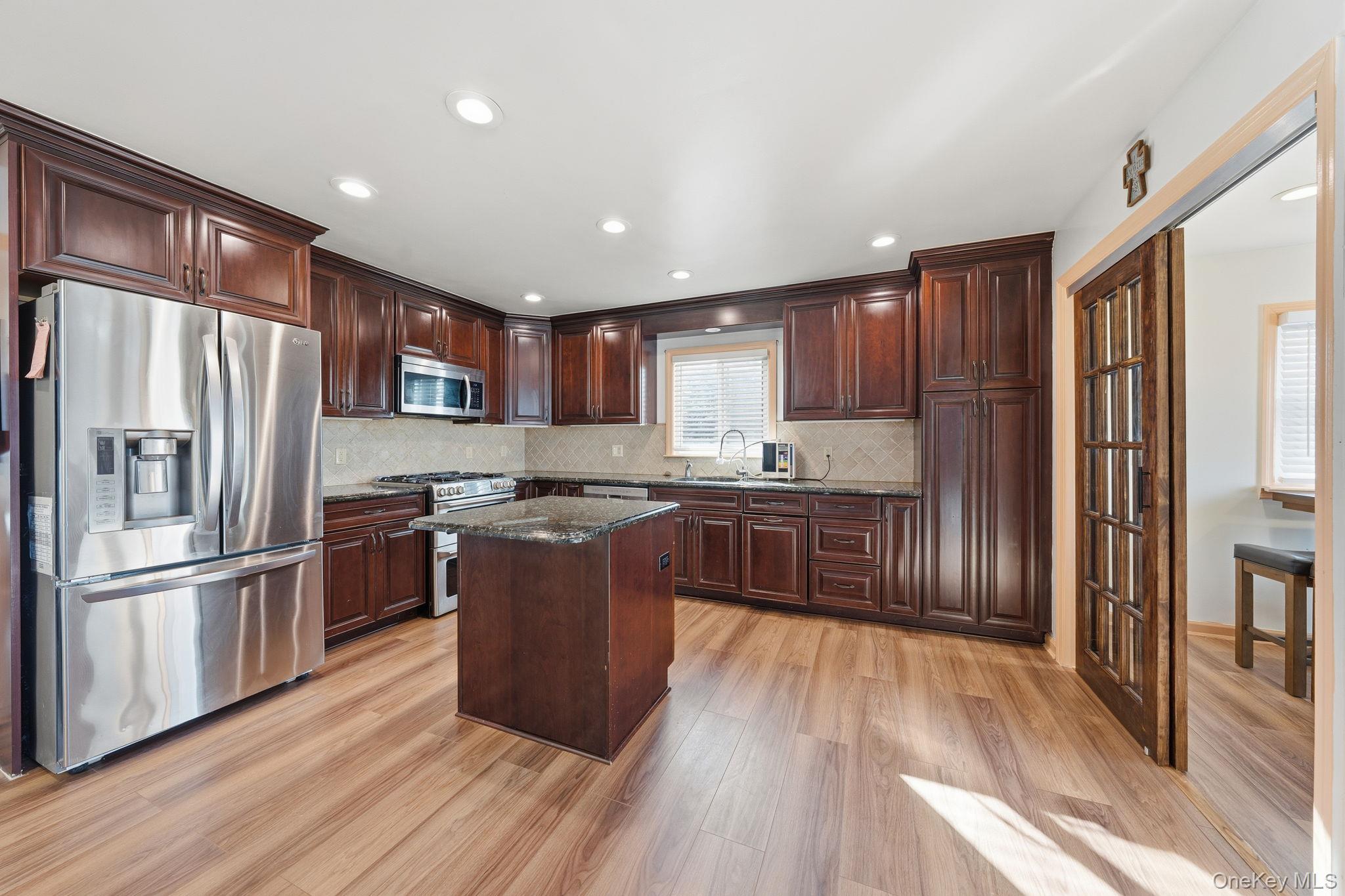 295 union avenue Avenue – For Sale photo 5